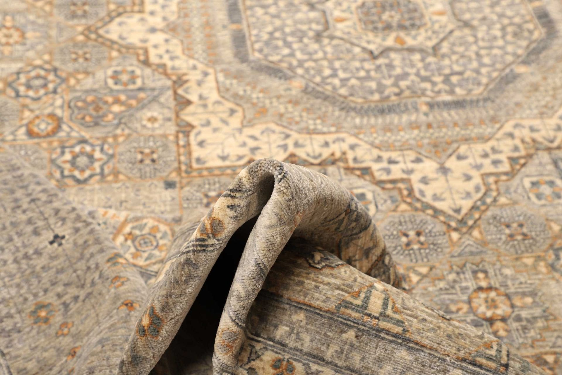 Mamluk Orientteppich 245 × 345 cm aus Wolle, handgeknüpft