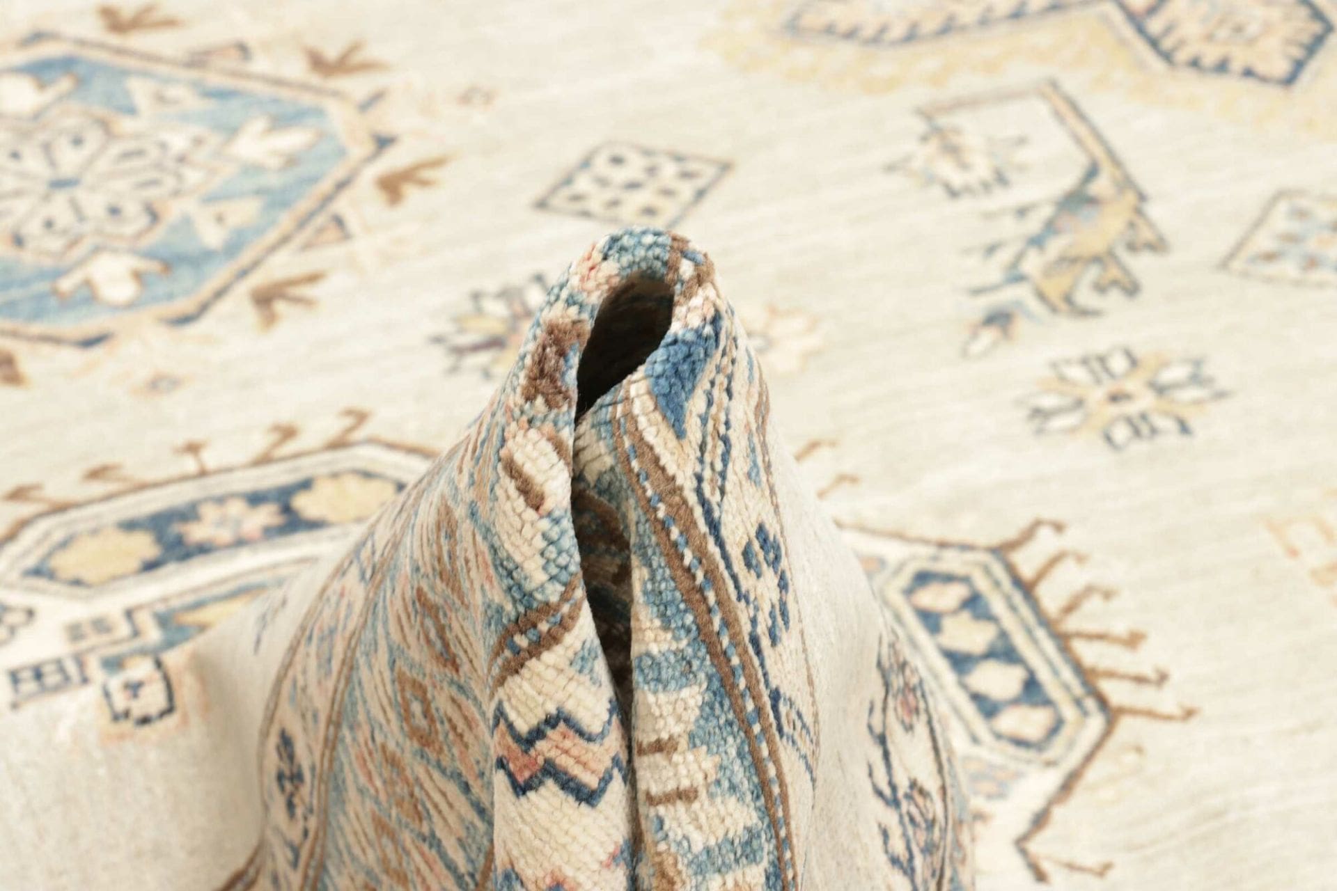 kazak-orientteppich-267-x-375-cm-handgeknupft-geometrisches-muster-8 Kazak Orientteppich 267 × 375 cm aus Wolle, handgeknüpft