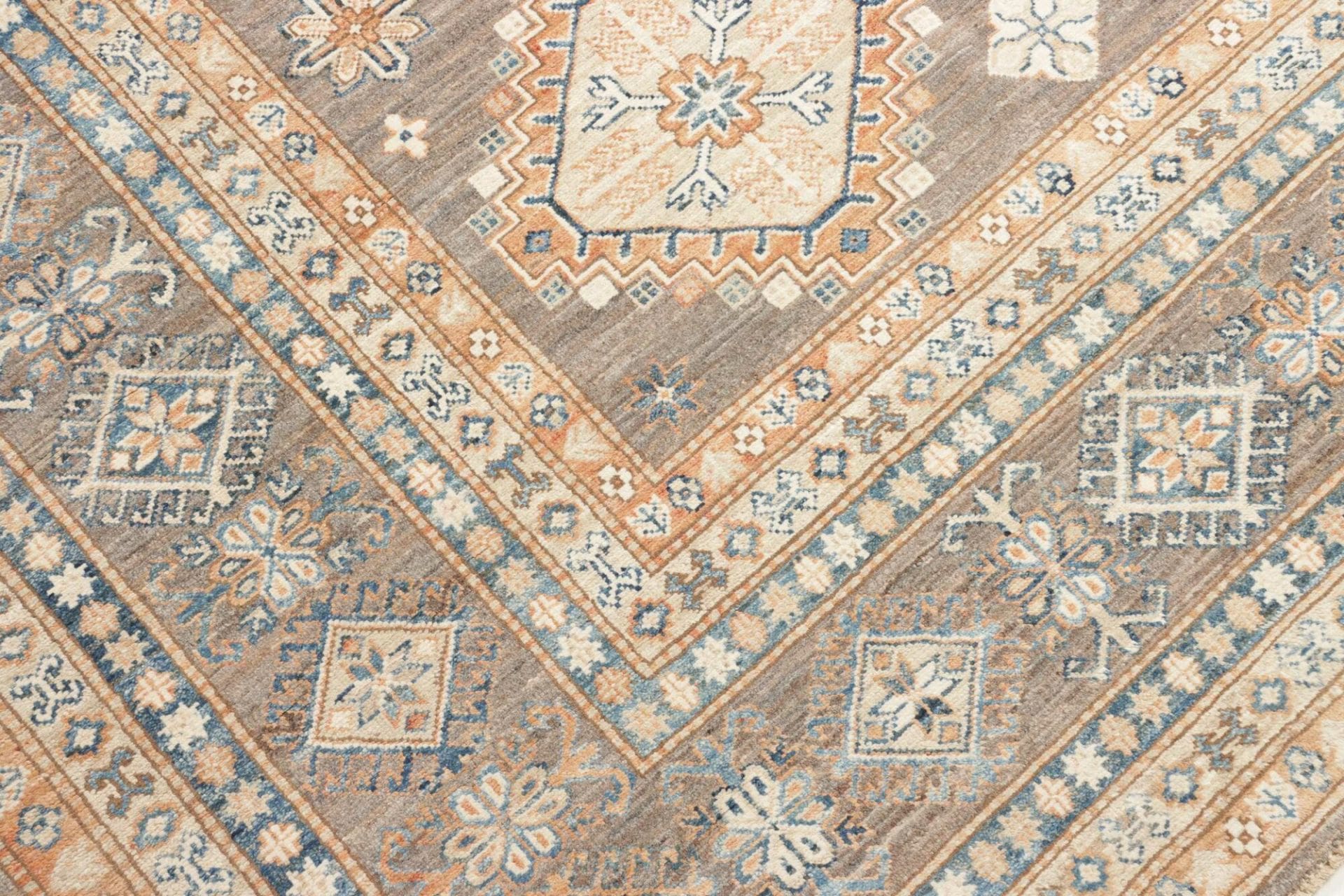 kazak-teppich-249-x-332-cm-geometrische-muster-handgeknupft-5 Handgeknüpfter Kazak Orientteppich, 249 × 332 cm, Wolle