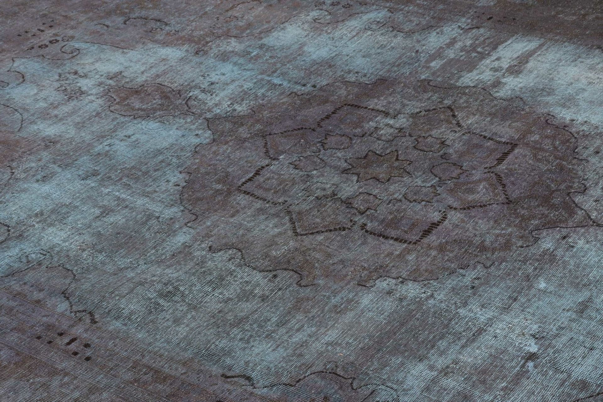 Perserteppich aus Iran, 231 × 334 cm