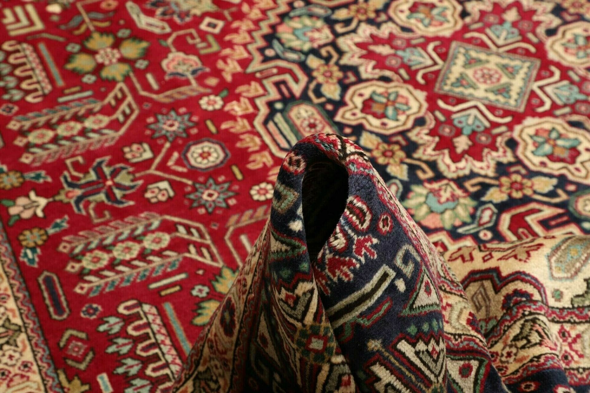 Täbriz Perserteppich aus Iran, 251 × 337 cm