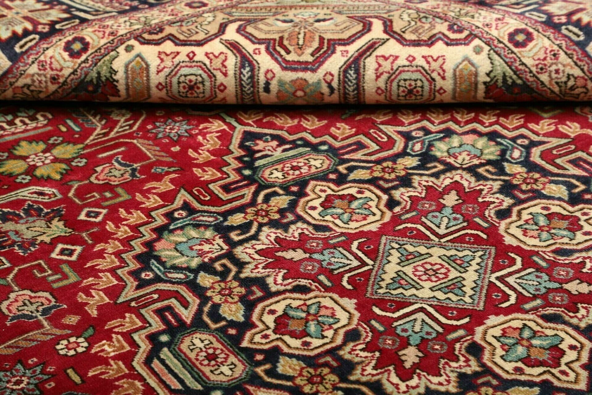 Täbriz Perserteppich aus Iran, 251 × 337 cm