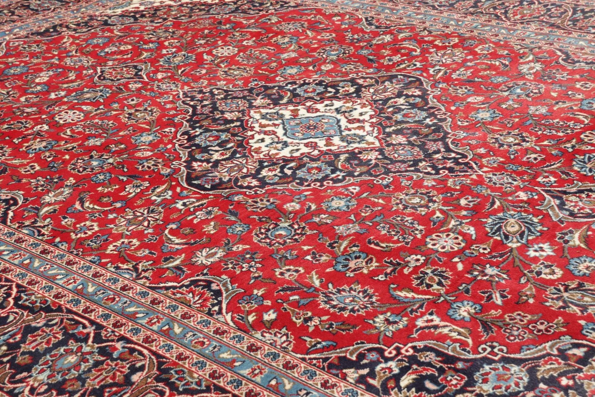 Handgeknüpfter Kashan Perserteppich 246 × 355 cm