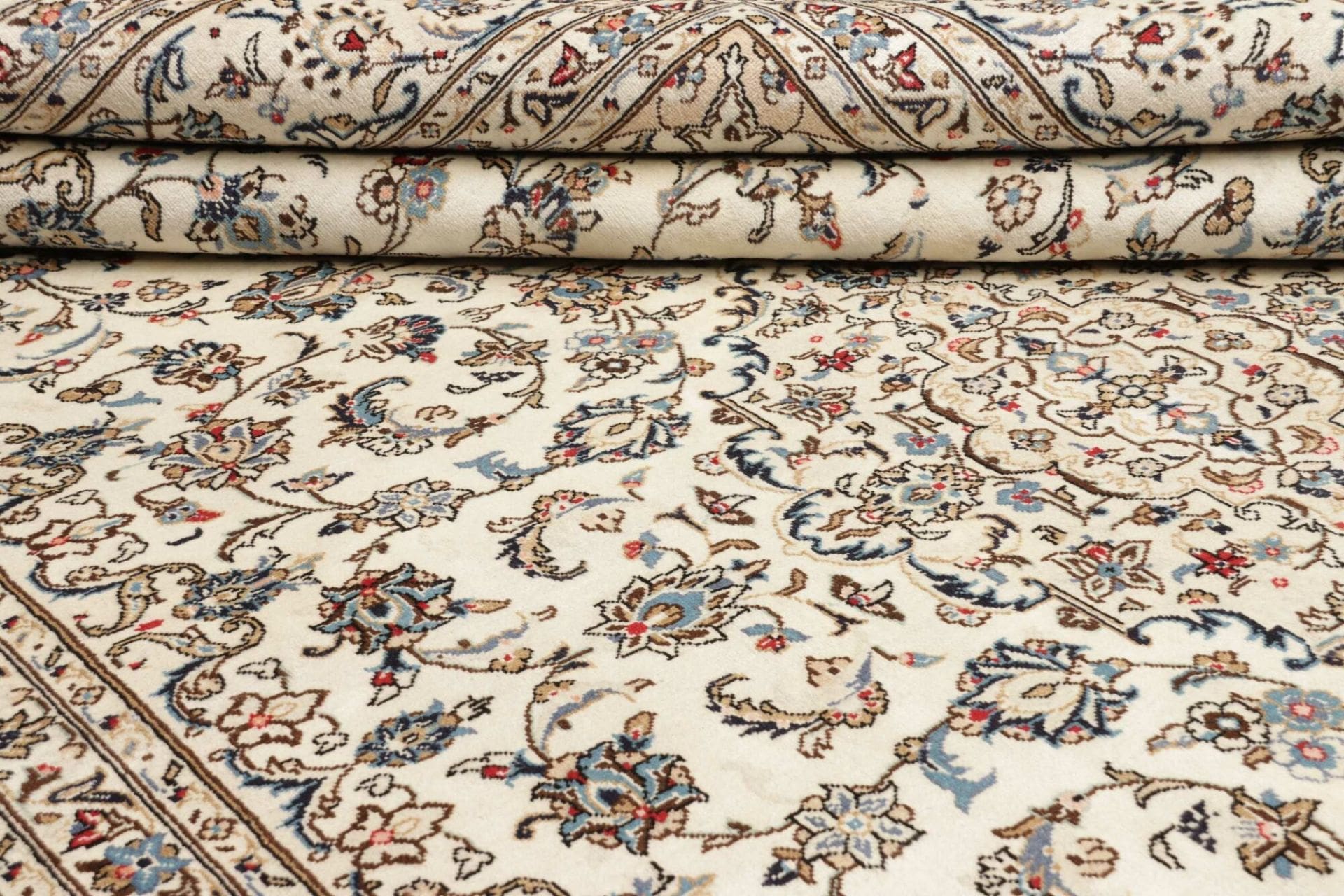 Kashan Perserteppich 251 × 346 cm aus Wolle, handgeknüpft