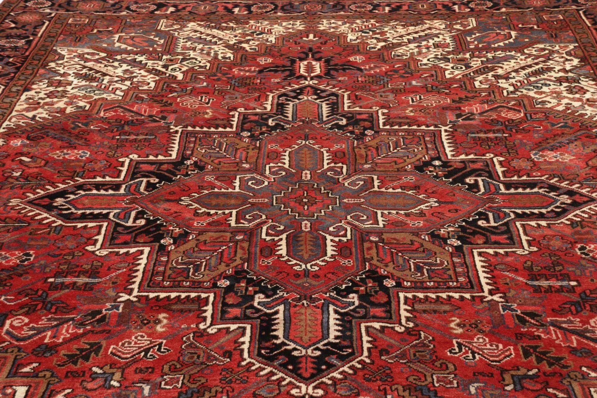 Heriz Perserteppich 265 × 327 cm aus Wolle, handgeknüpft