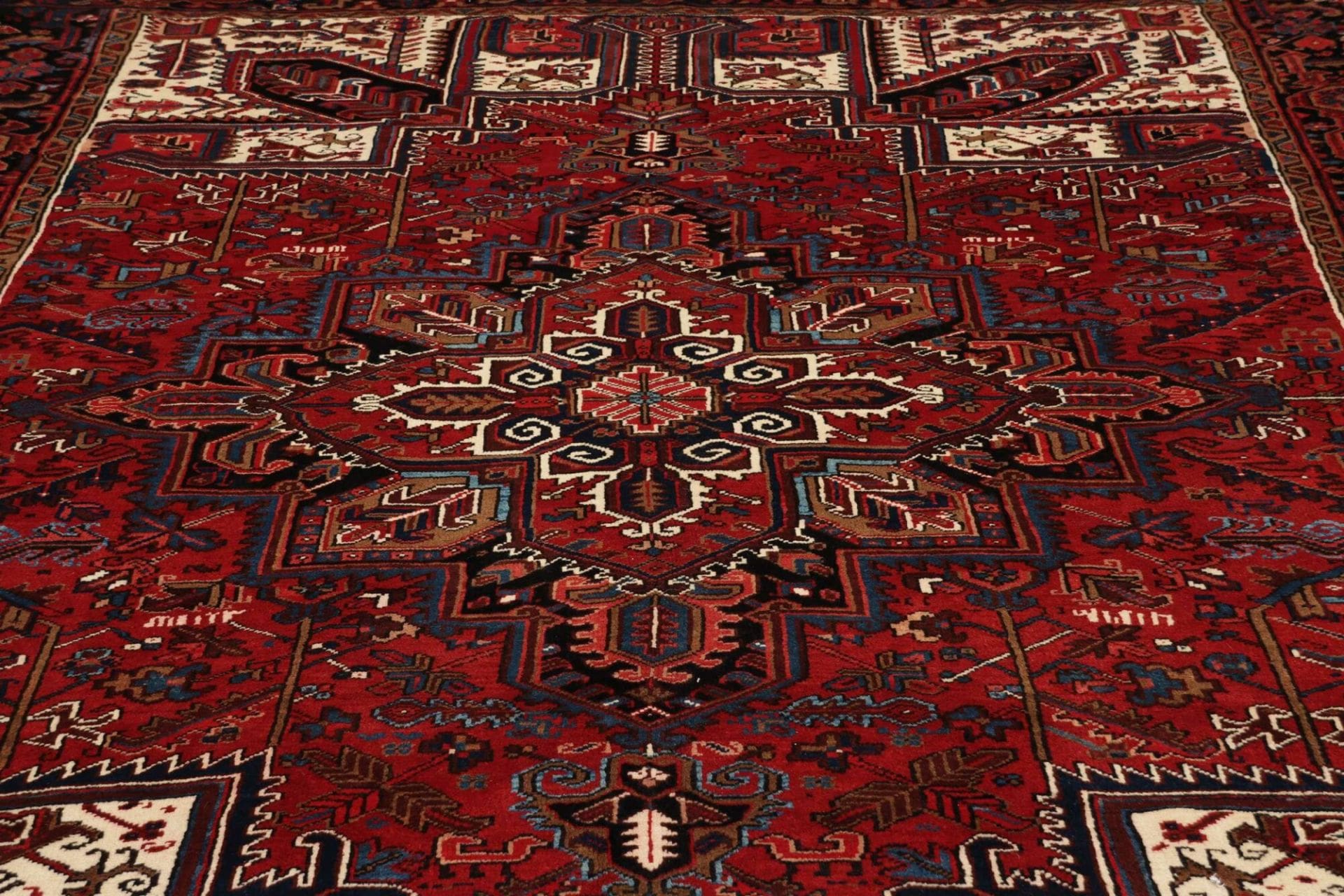 Handgeknüpfter Heriz Perserteppich 253 × 336 cm