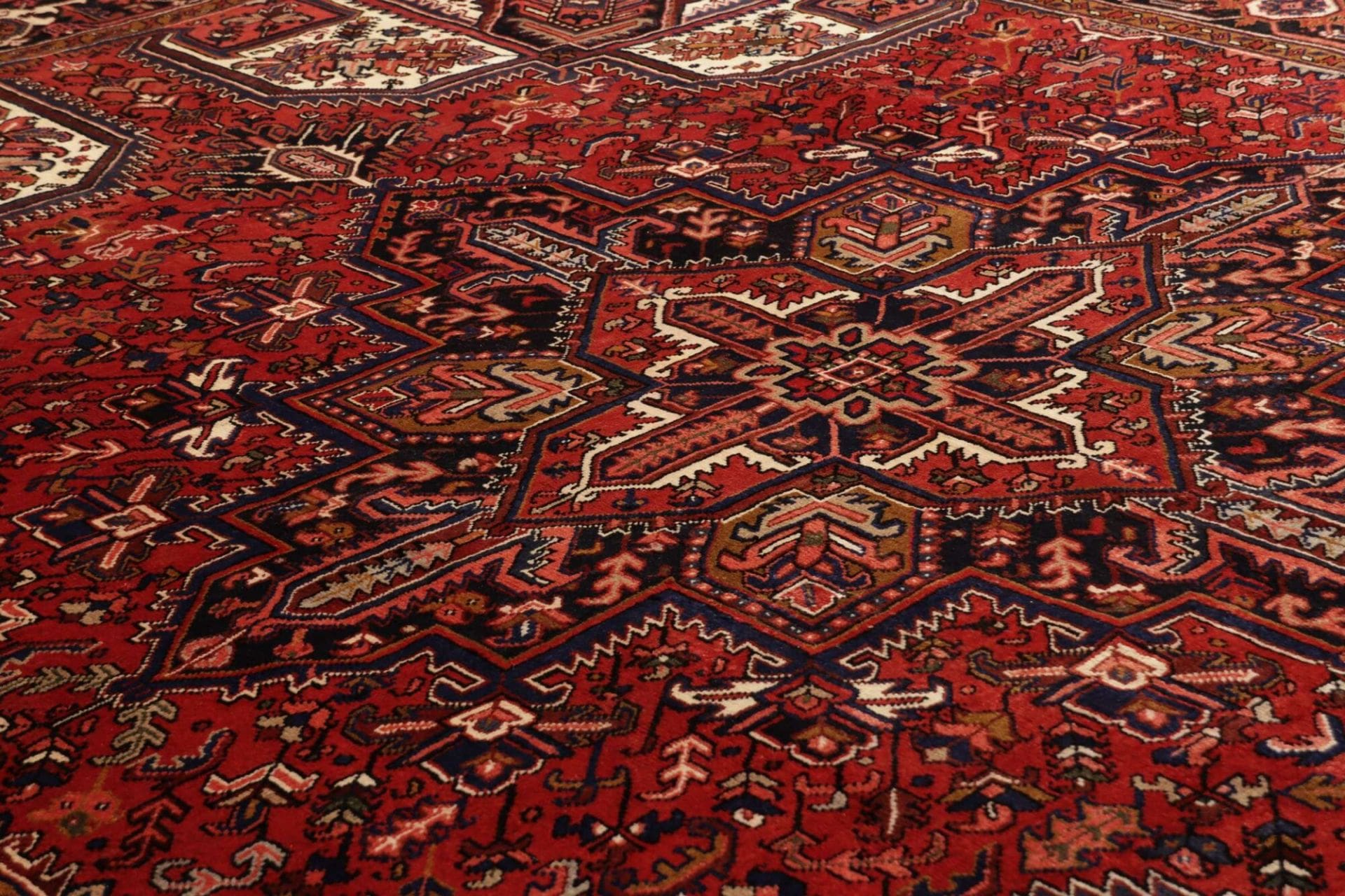 Heriz Perserteppich 263 × 336 cm aus Wolle, handgeknüpft