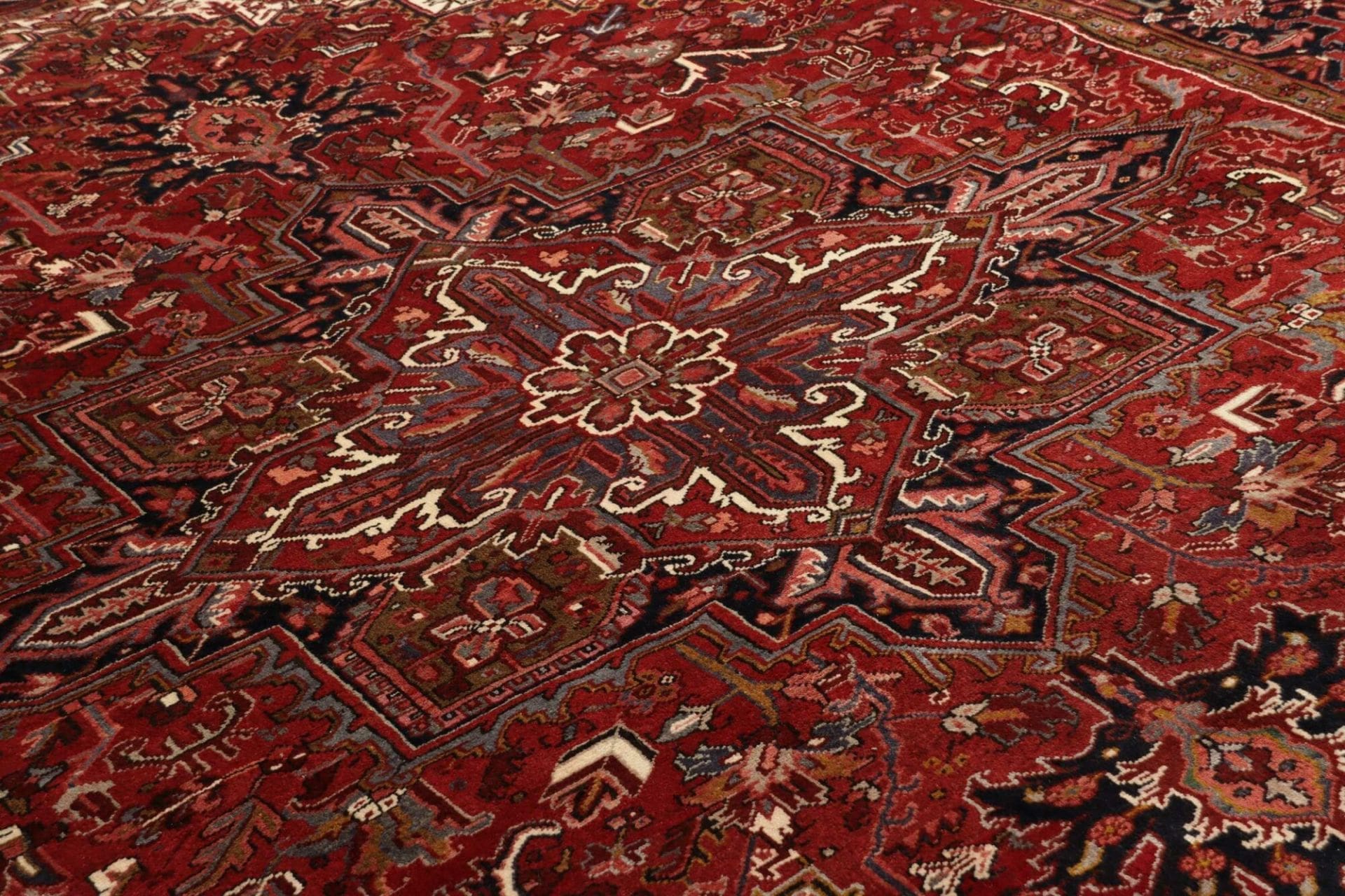 Handgeknüpfter Heriz Perserteppich, 256 × 340 cm, Wolle