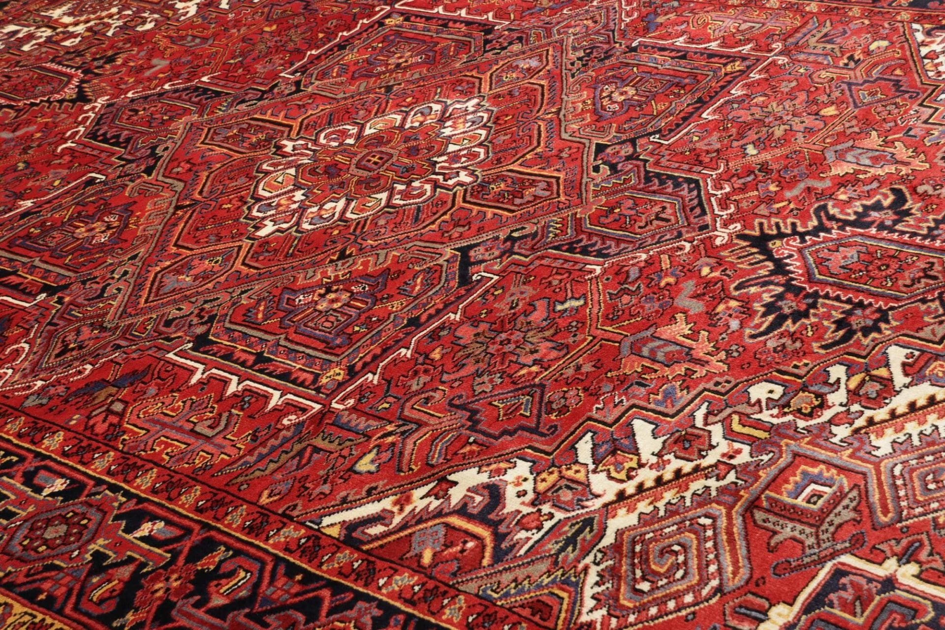 Handgeknüpfter Heriz Perserteppich, 253 × 347 cm, Wolle