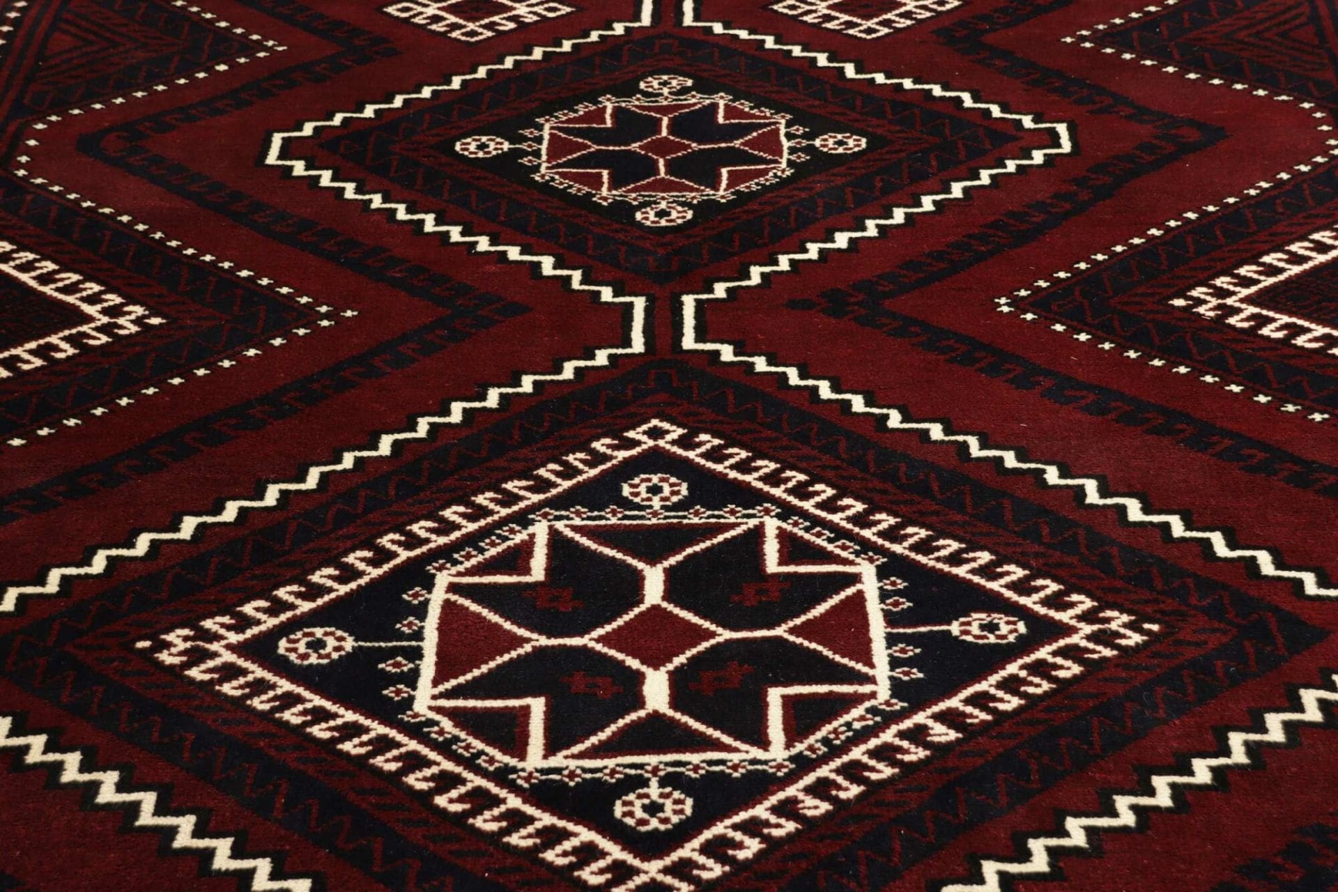 Loribaft Perserteppich aus Iran, 227 × 328 cm