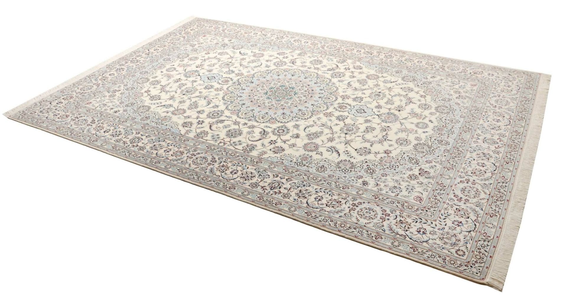 Nain Perserteppich aus Iran, 259 × 372 cm