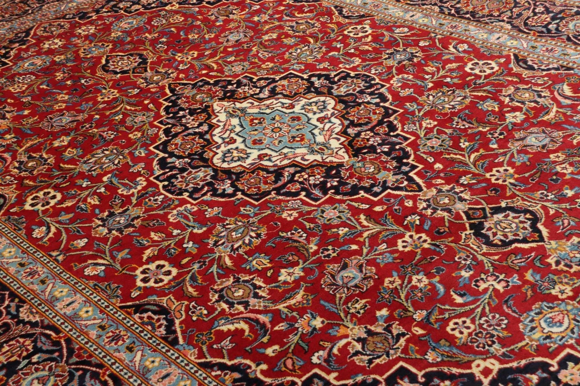 Handgeknüpfter Kashan Perserteppich 230 × 334 cm