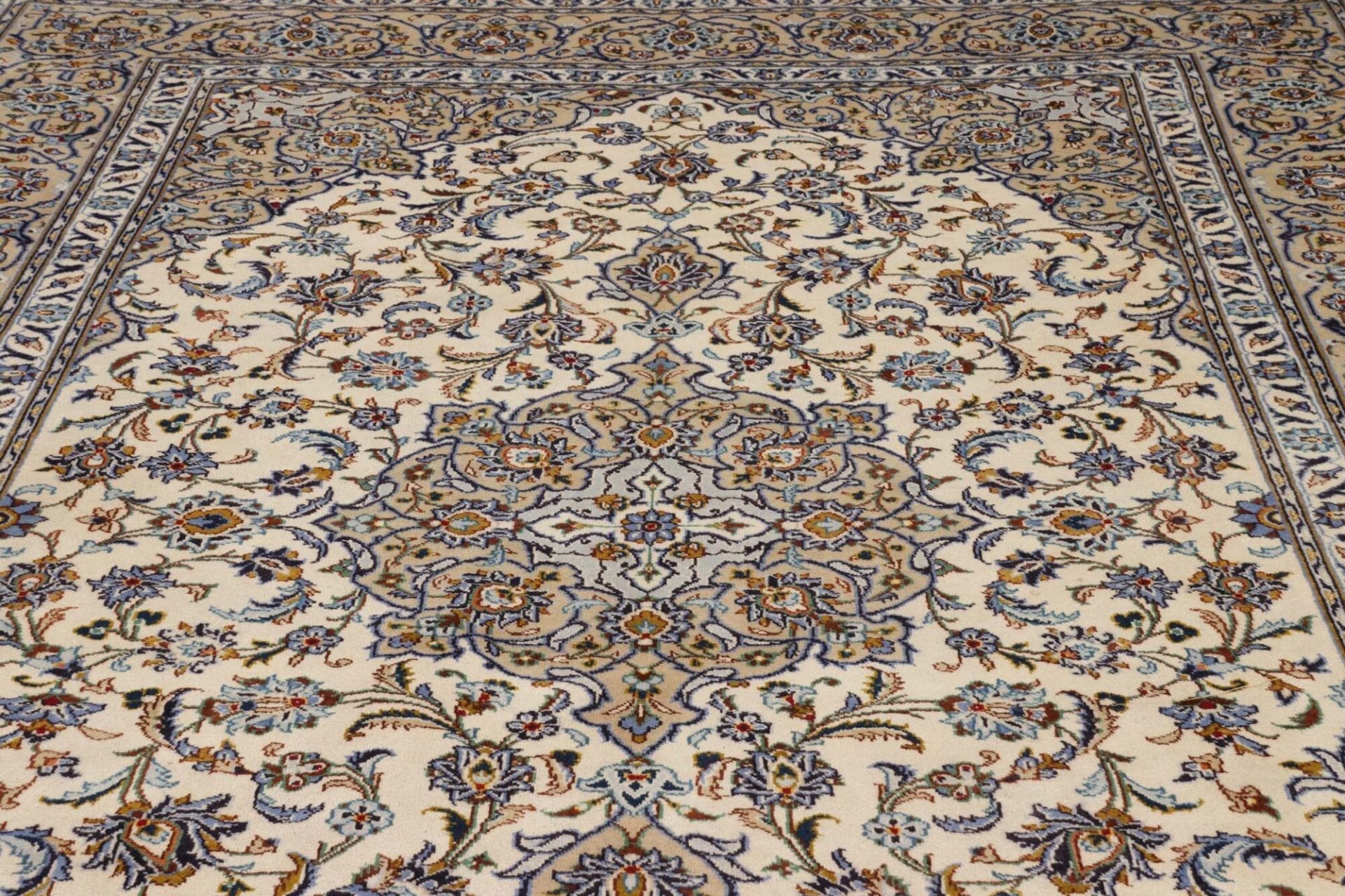 Kashan Perserteppich aus Iran, 260 × 363 cm