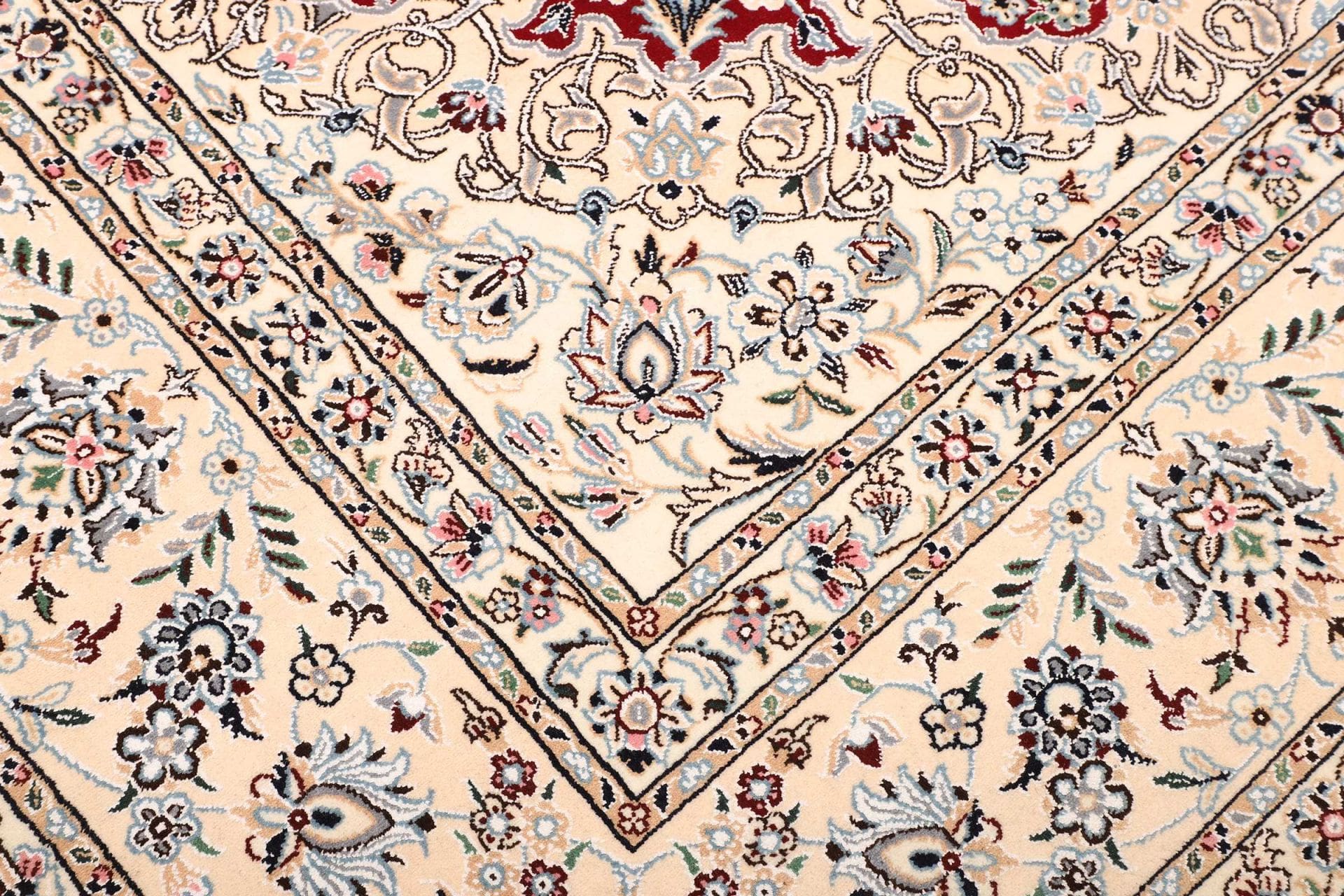 Nain Perserteppich 253 × 352 cm aus Wolle, handgeknüpft