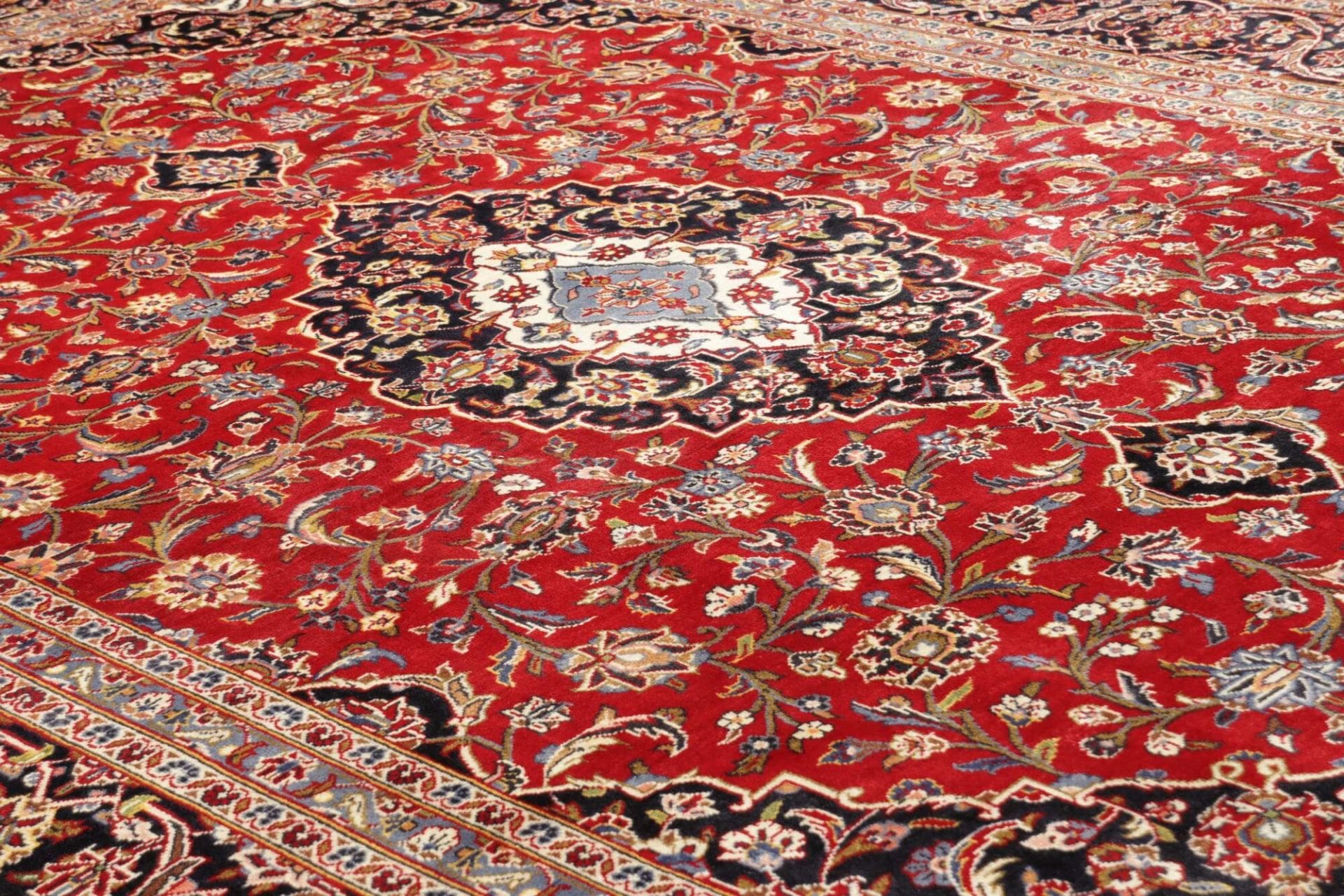 Kashan Perserteppich 253 × 347 cm aus Wolle, handgeknüpft