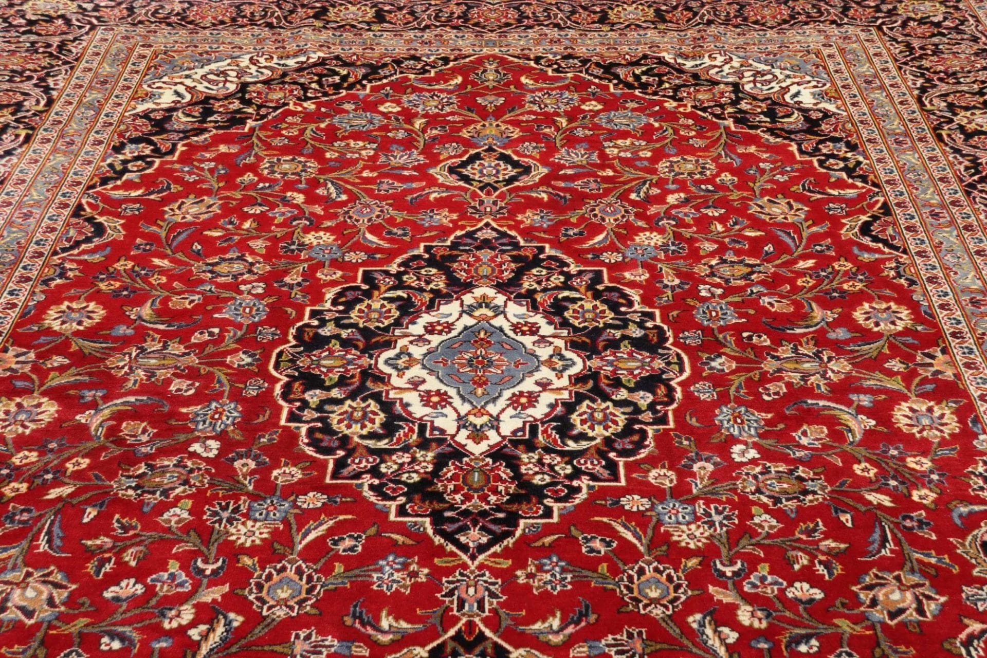 Kashan Perserteppich 253 × 347 cm aus Wolle, handgeknüpft