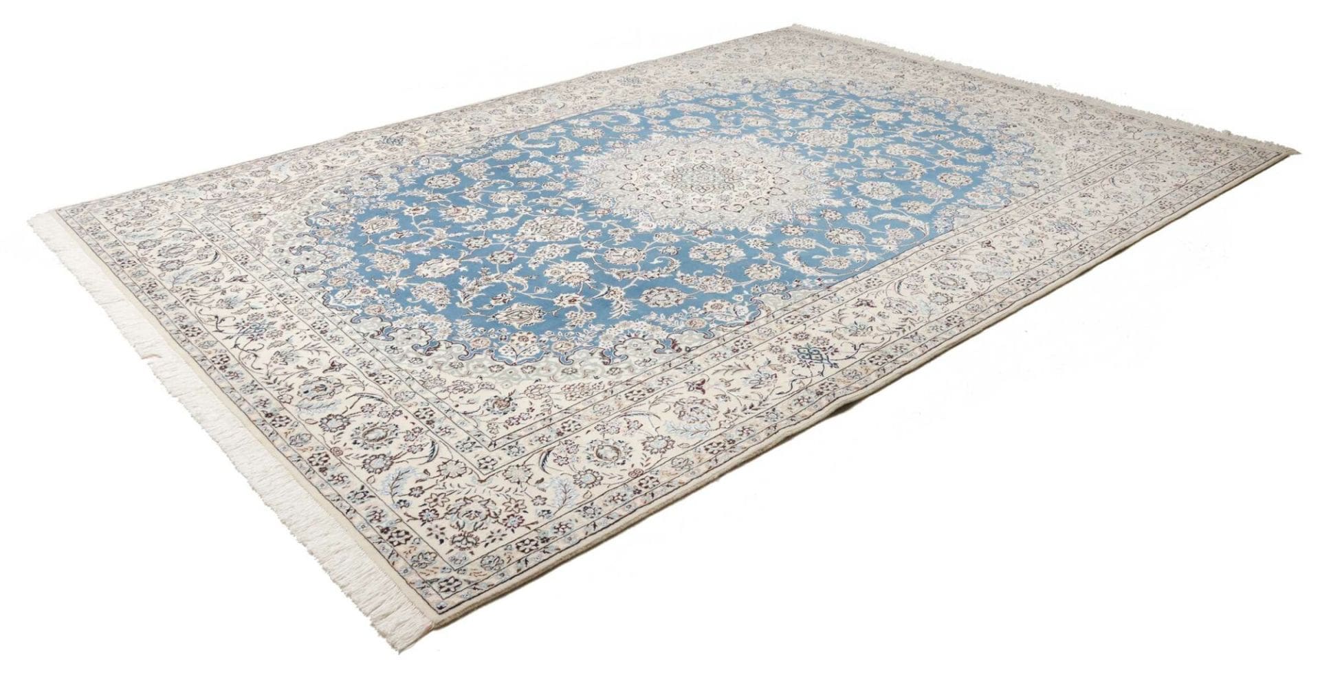 Handgeknüpfter Nain Perserteppich 251 × 353 cm