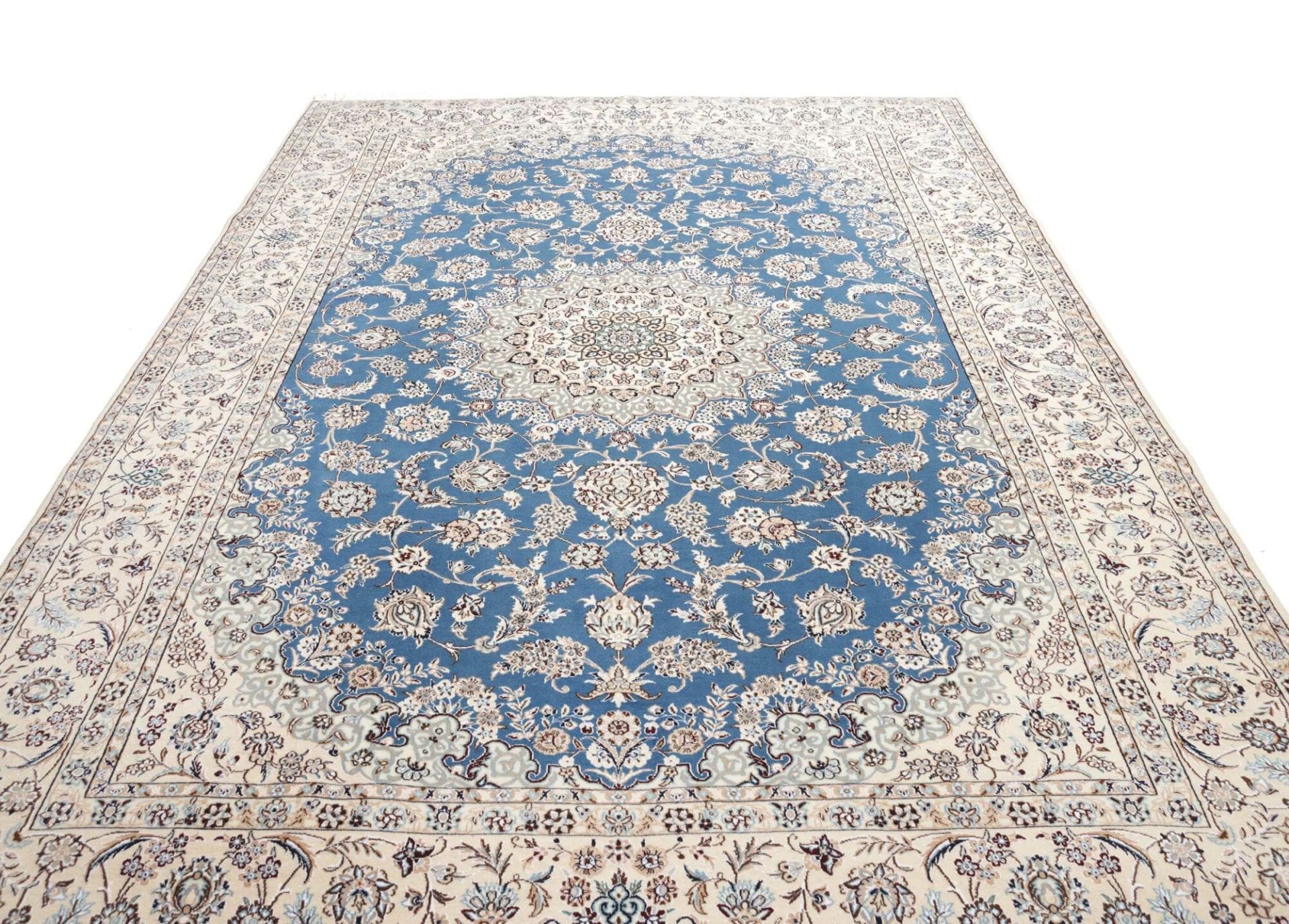 Handgeknüpfter Nain Perserteppich 251 × 353 cm
