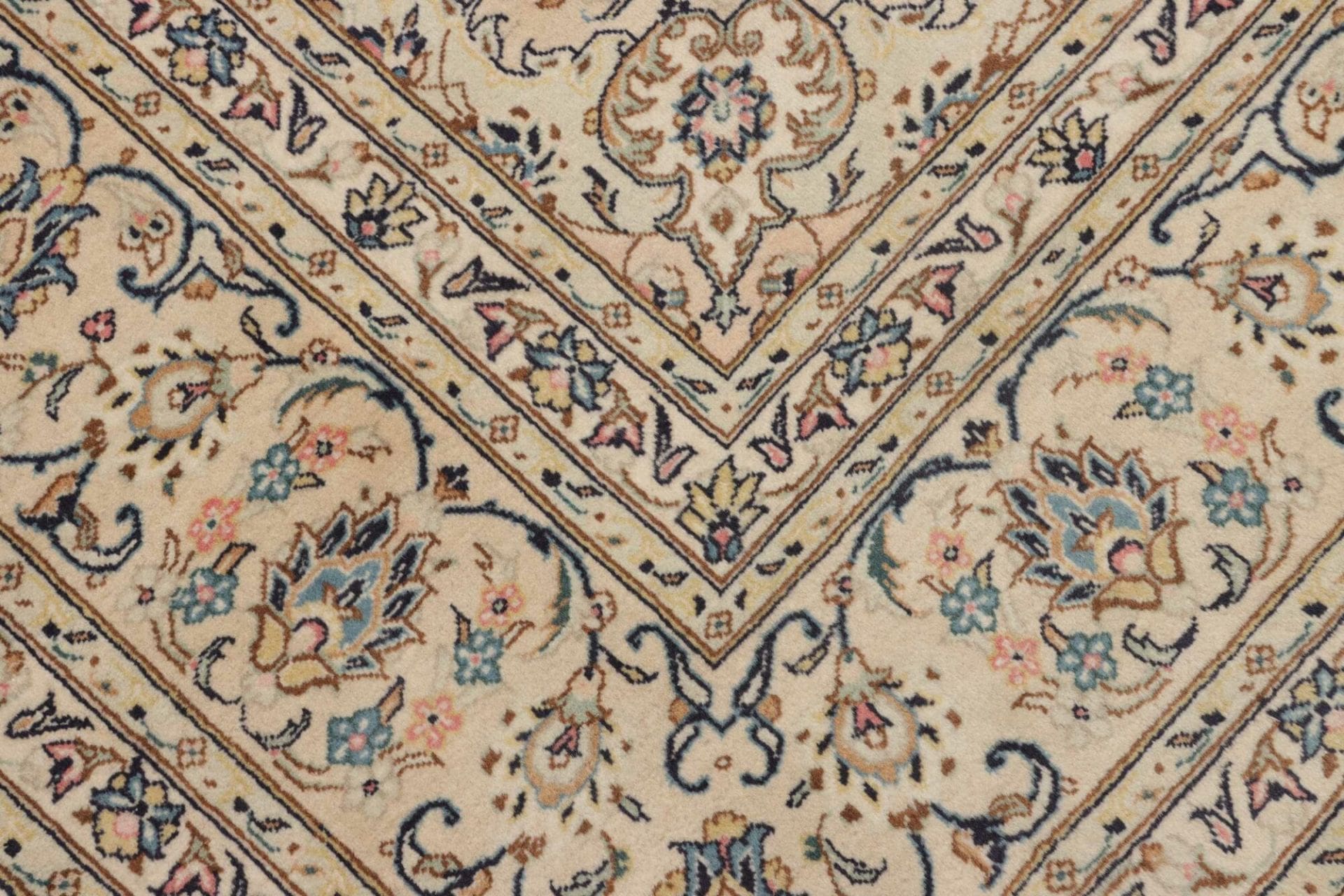 Kashan Perserteppich aus Iran, 243 × 340 cm
