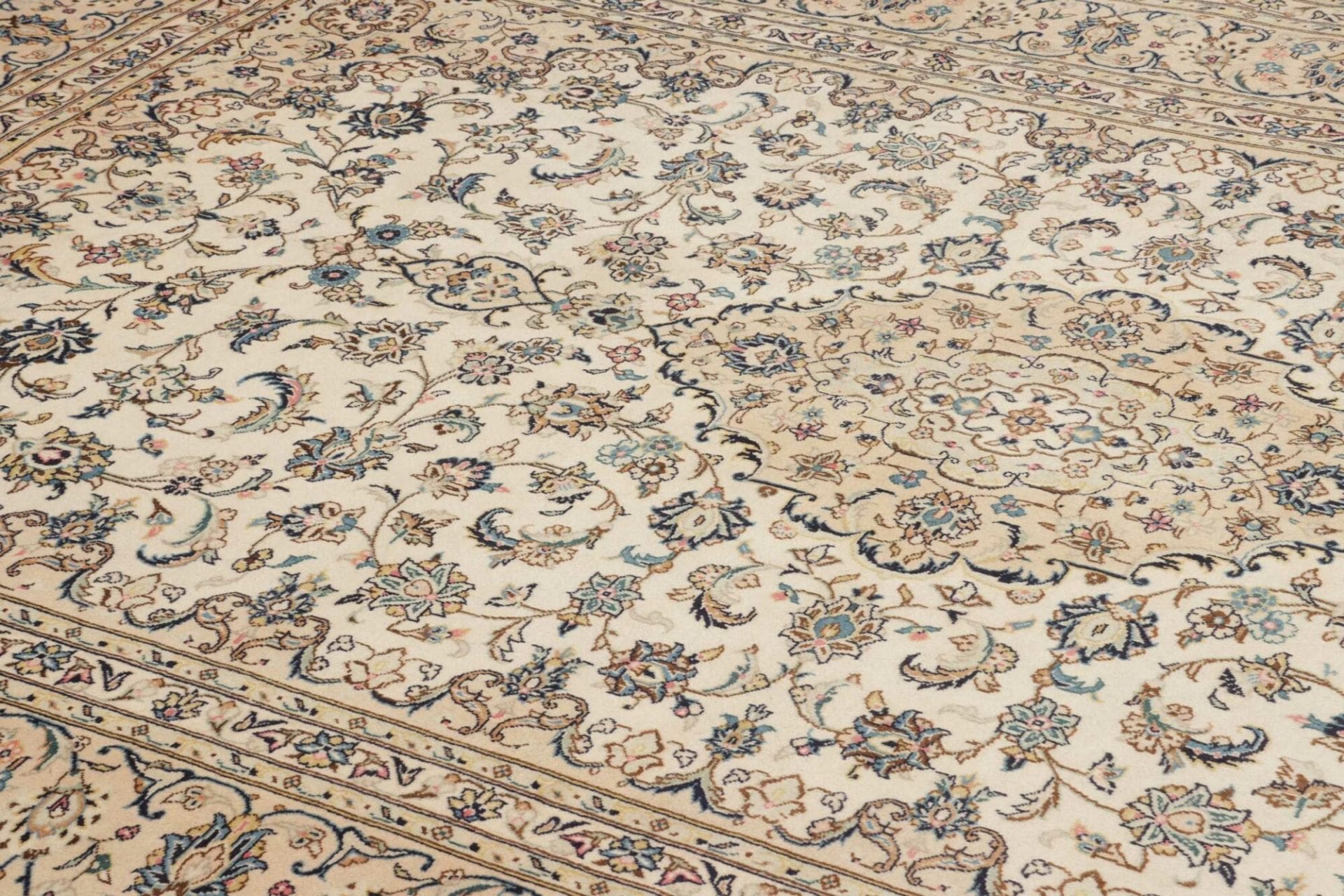 Kashan Perserteppich aus Iran, 243 × 340 cm