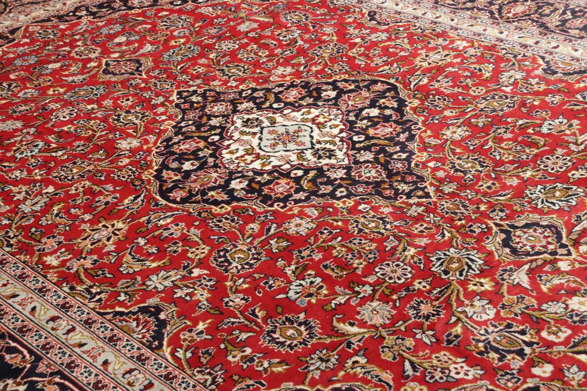 Kashan Perserteppich aus Iran, 258 × 364 cm