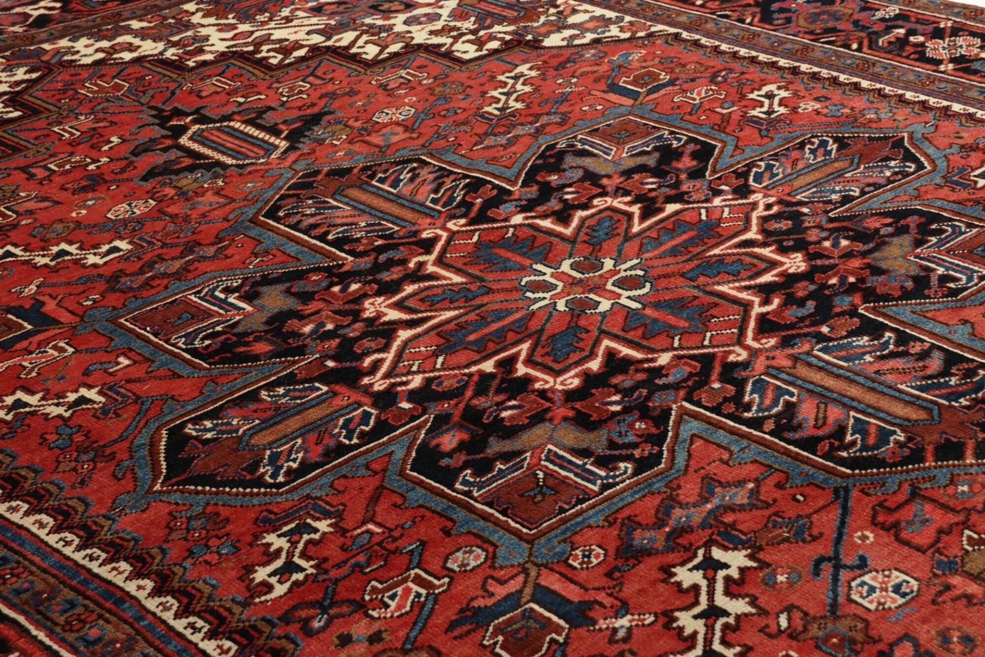 Handgeknüpfter Heriz Perserteppich, 243 × 330 cm, Wolle