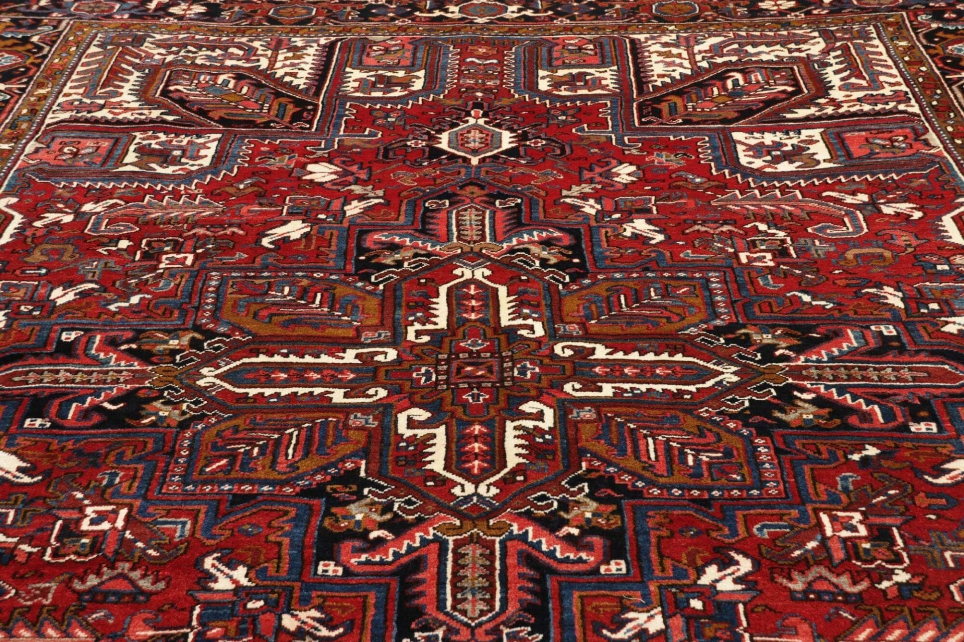 Heriz Perserteppich aus Iran, 263 × 334 cm