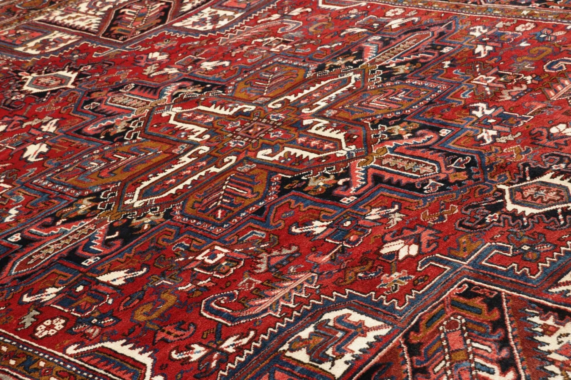 Heriz Perserteppich aus Iran, 263 × 334 cm