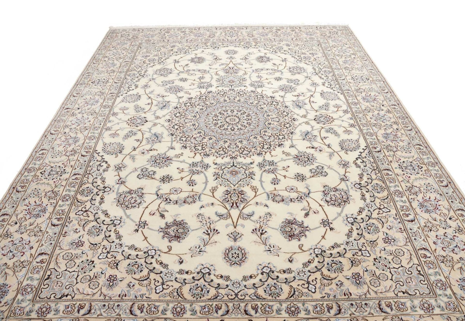 Nain Perserteppich aus Iran, 250 × 350 cm