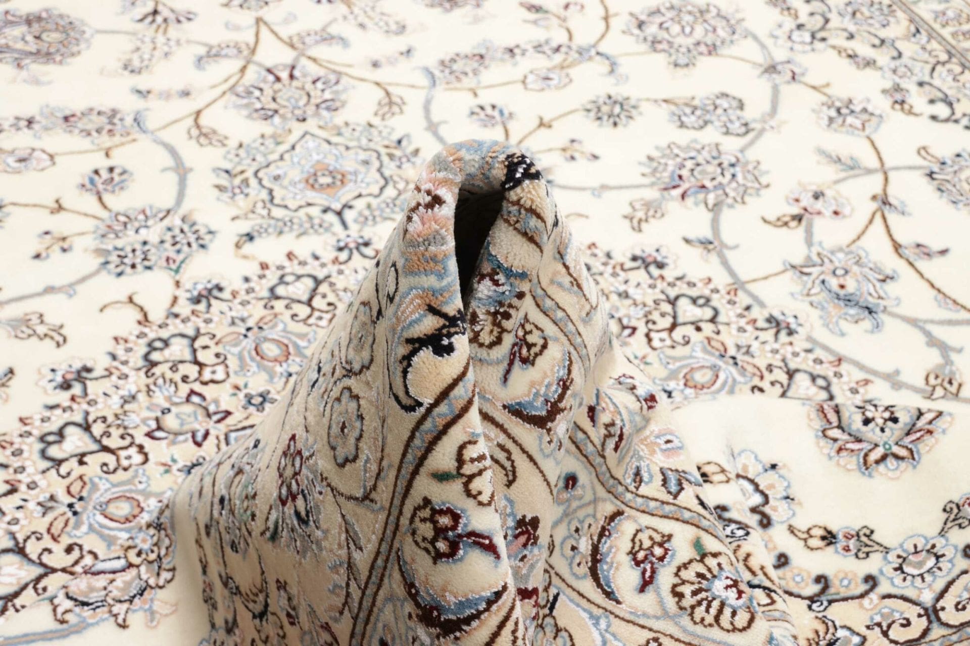 Nain Perserteppich aus Iran, 250 × 350 cm