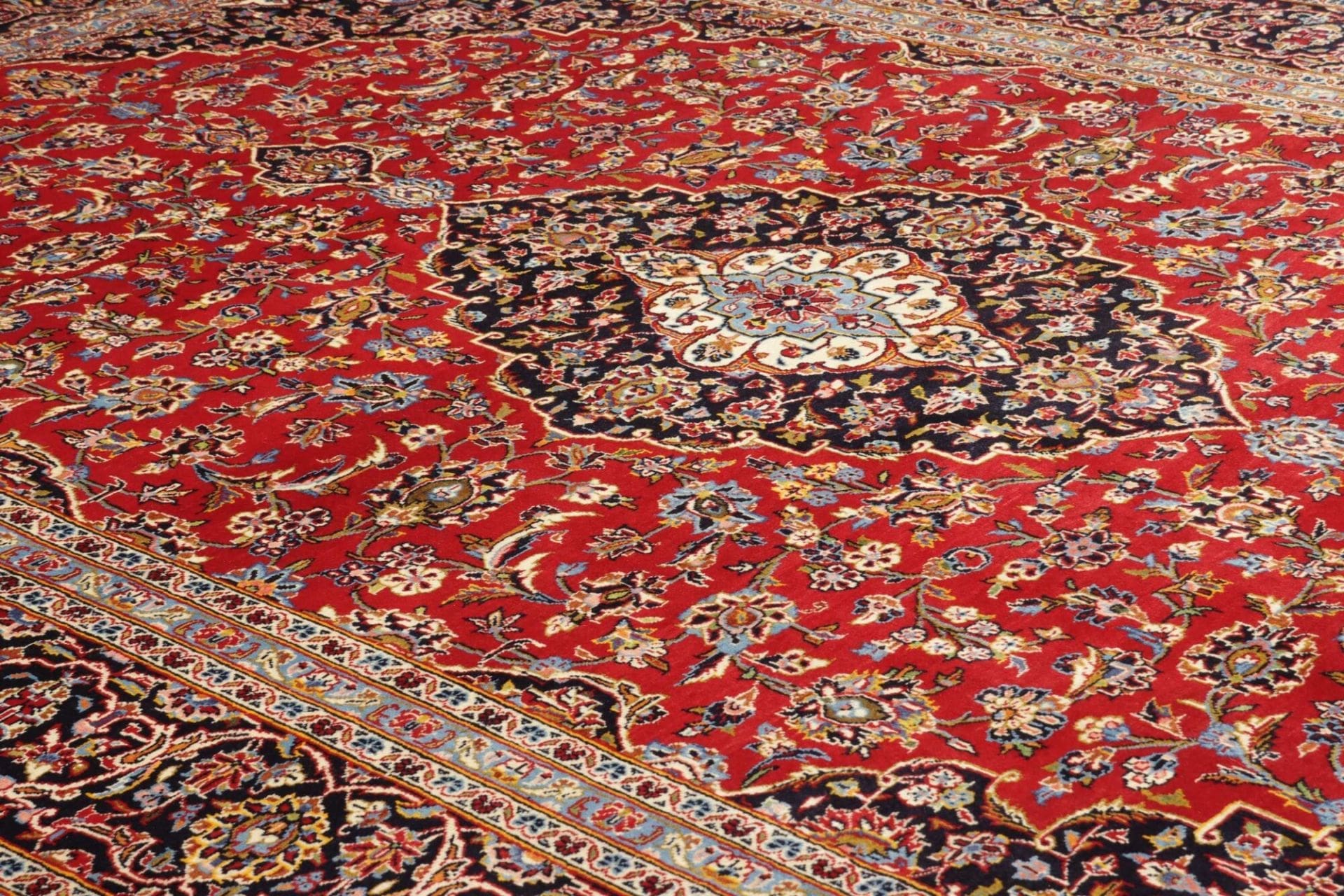 Handgeknüpfter Kashan Perserteppich, 251 × 350 cm, Wolle