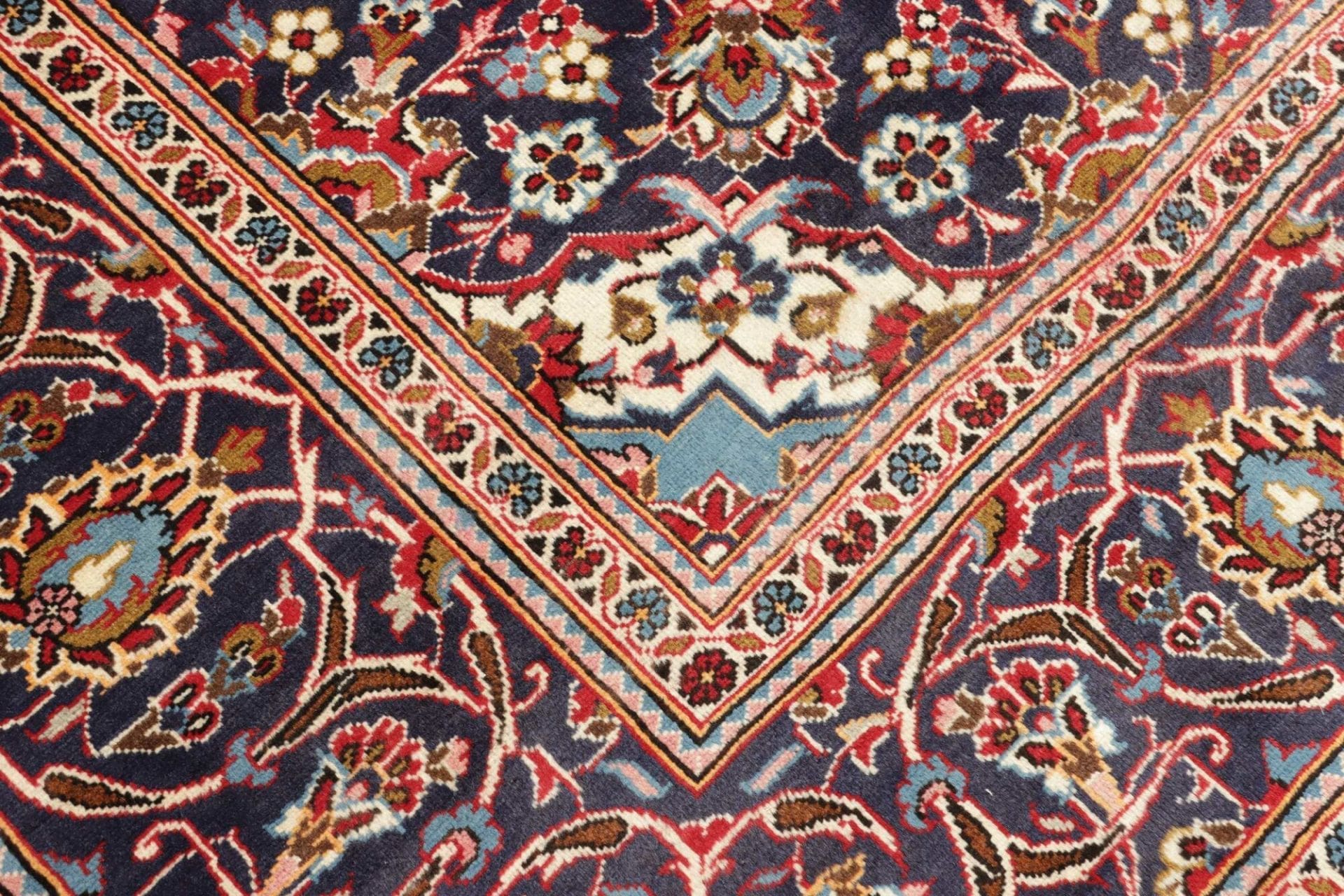 Handgeknüpfter Kashan Perserteppich 245 × 353 cm