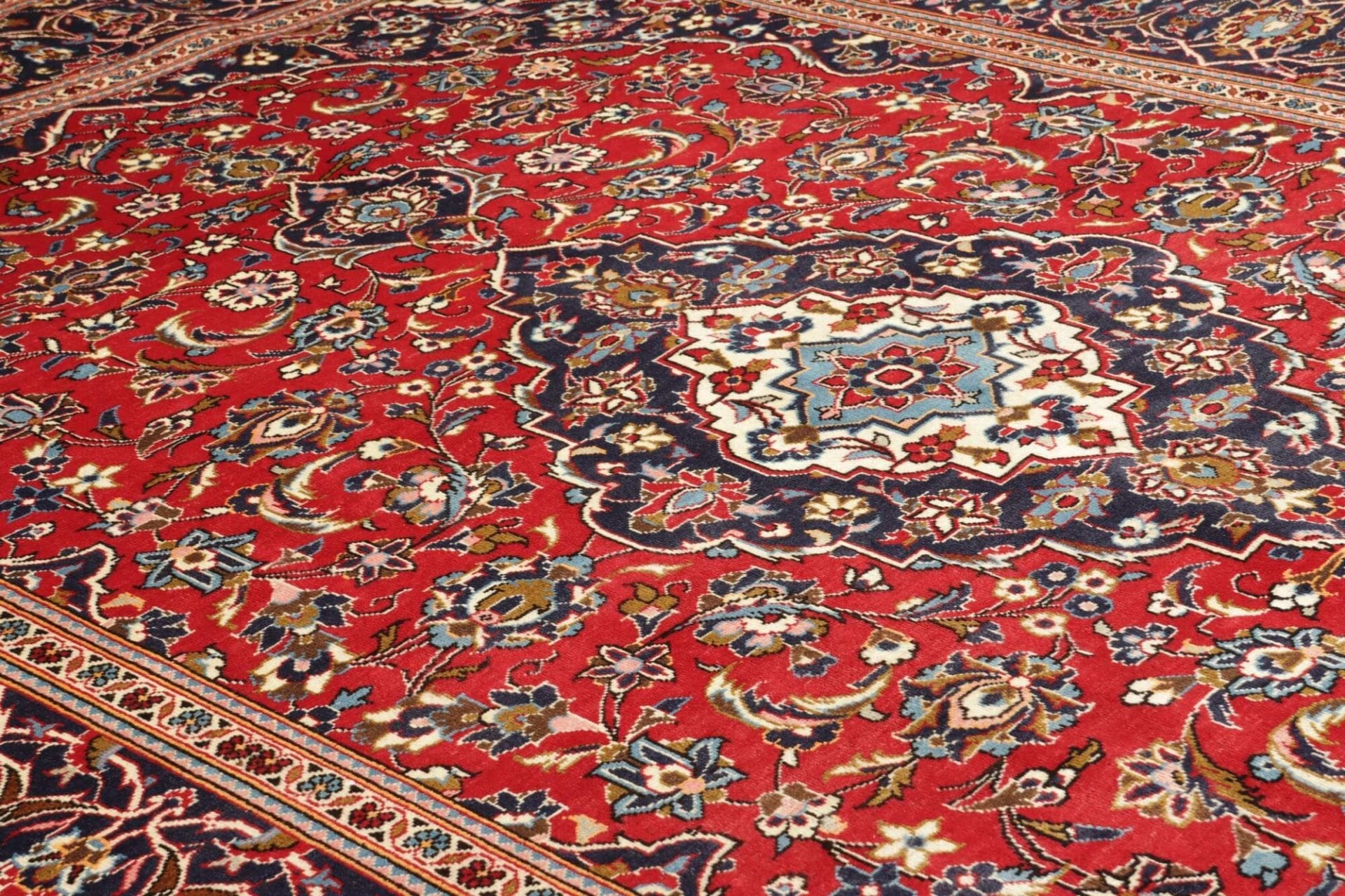 Handgeknüpfter Kashan Perserteppich 245 × 353 cm