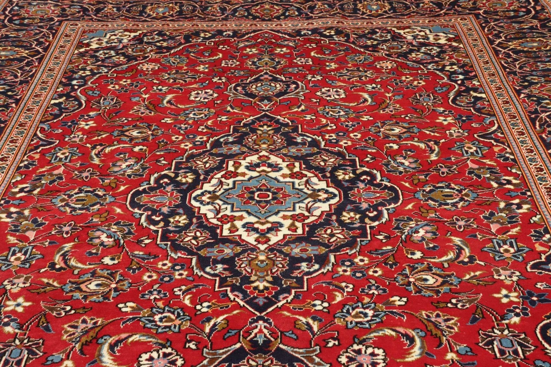 Handgeknüpfter Kashan Perserteppich 245 × 353 cm