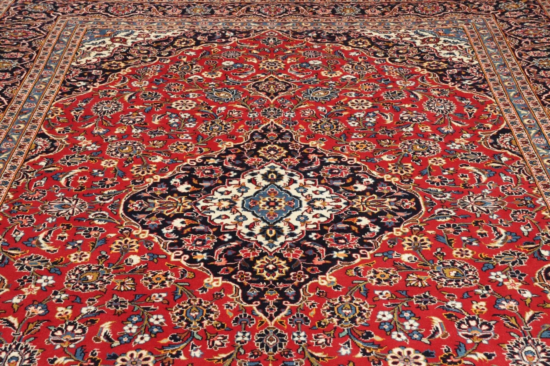 Handgeknüpfter Kashan Perserteppich, 253 × 368 cm, Wolle