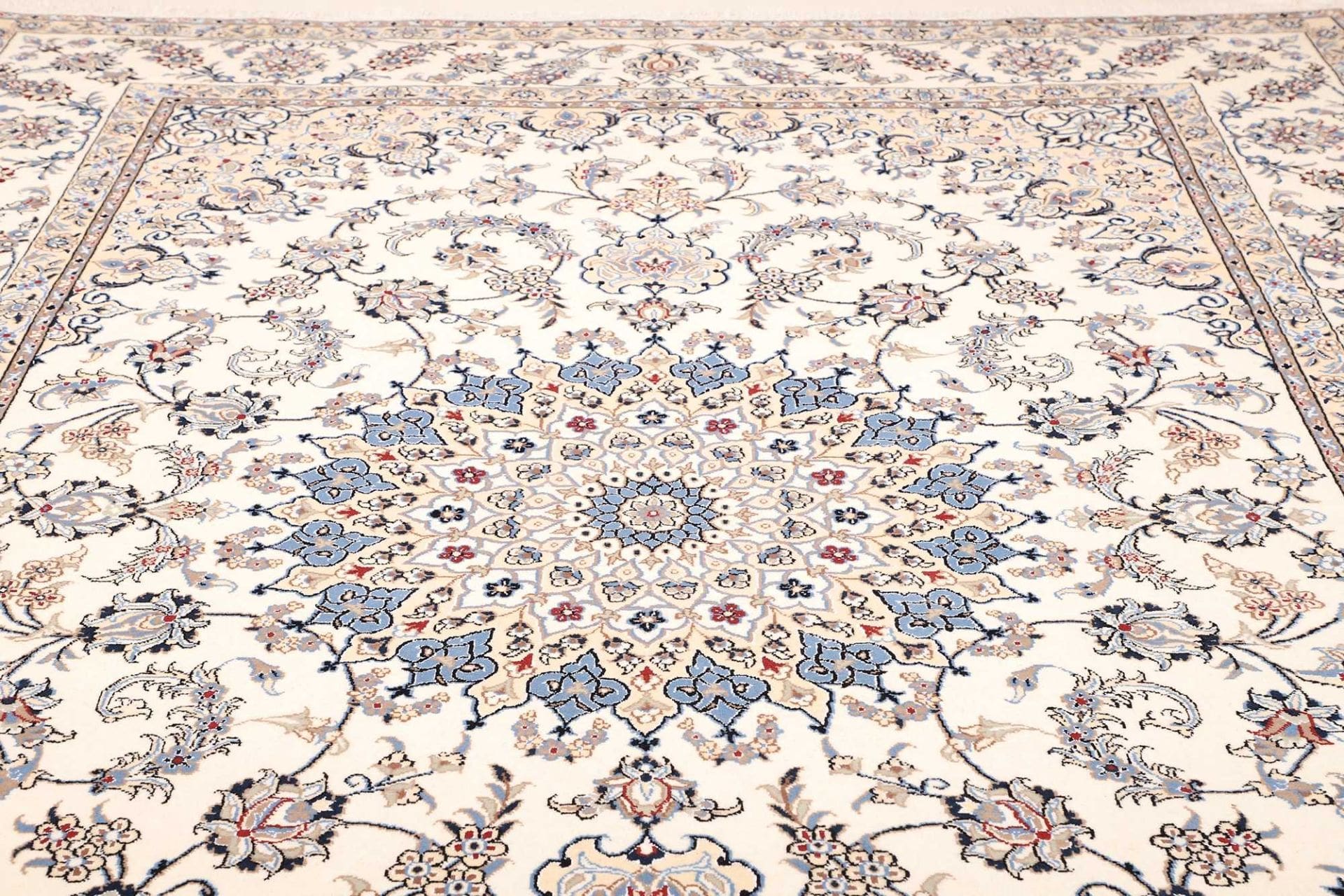 Handgeknüpfter Nain Perserteppich 258 × 365 cm