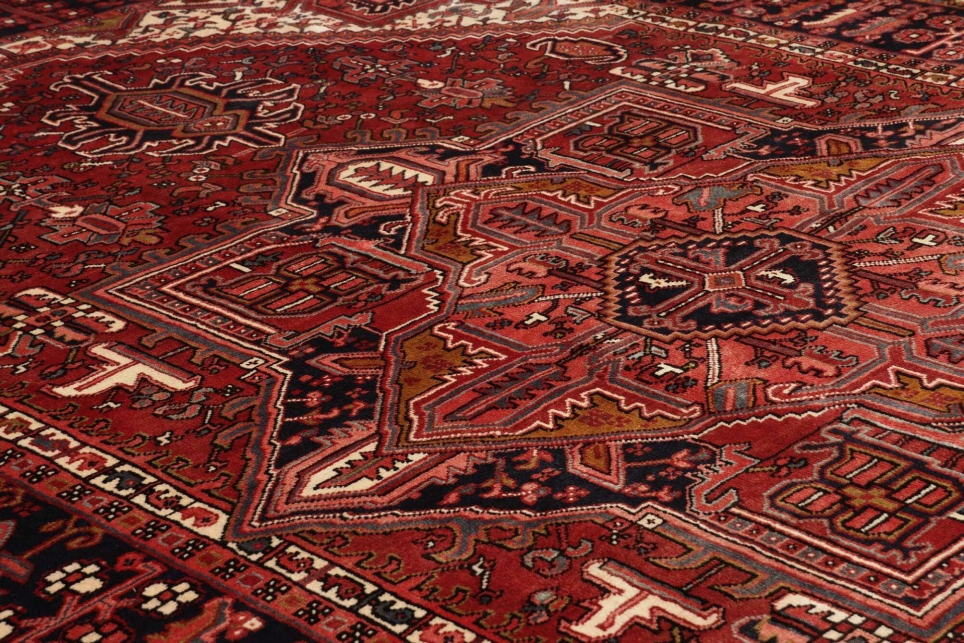 Handgeknüpfter Heriz Perserteppich, 246 × 347 cm, Wolle
