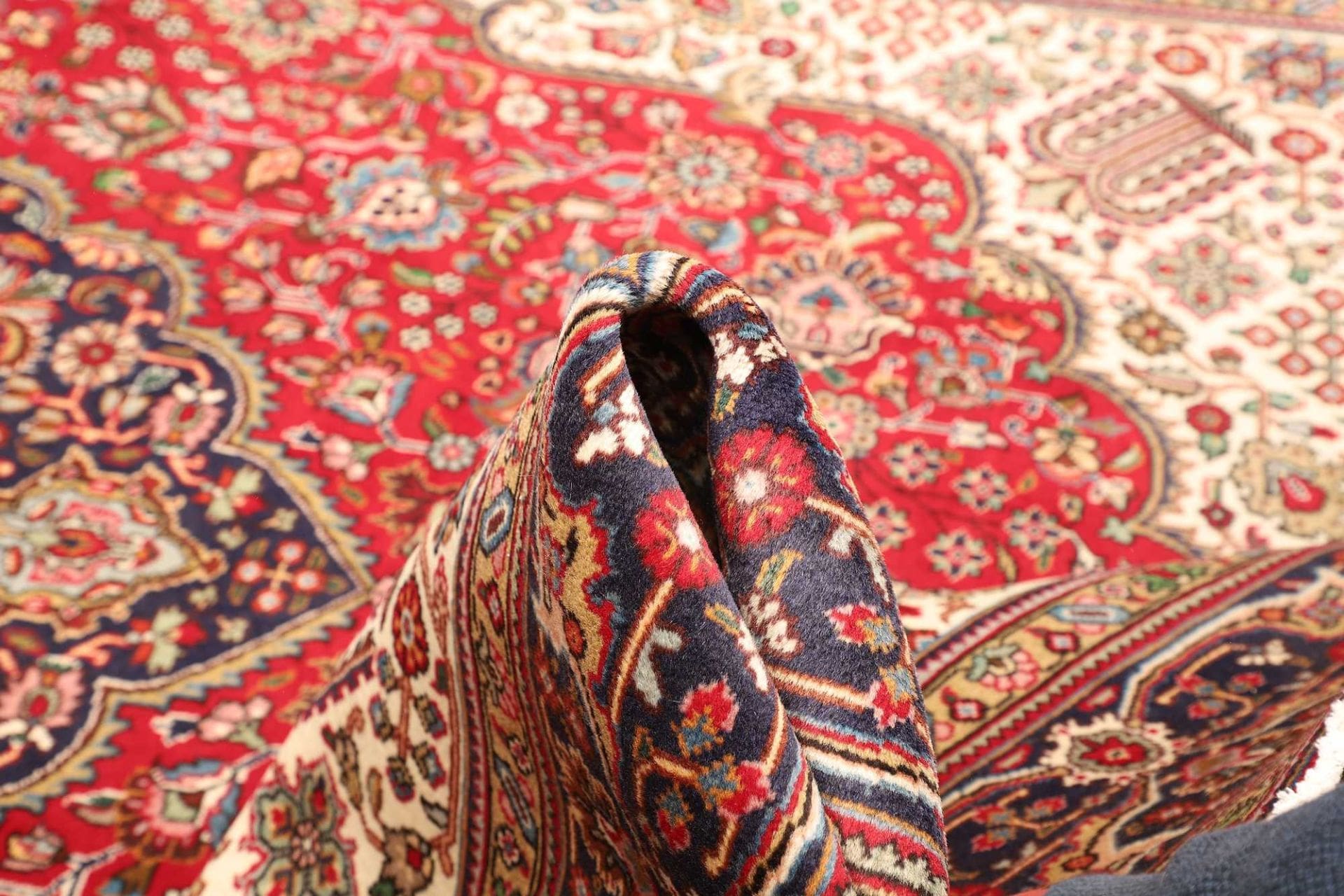 Täbriz Perserteppich aus Iran, 250 × 358 cm