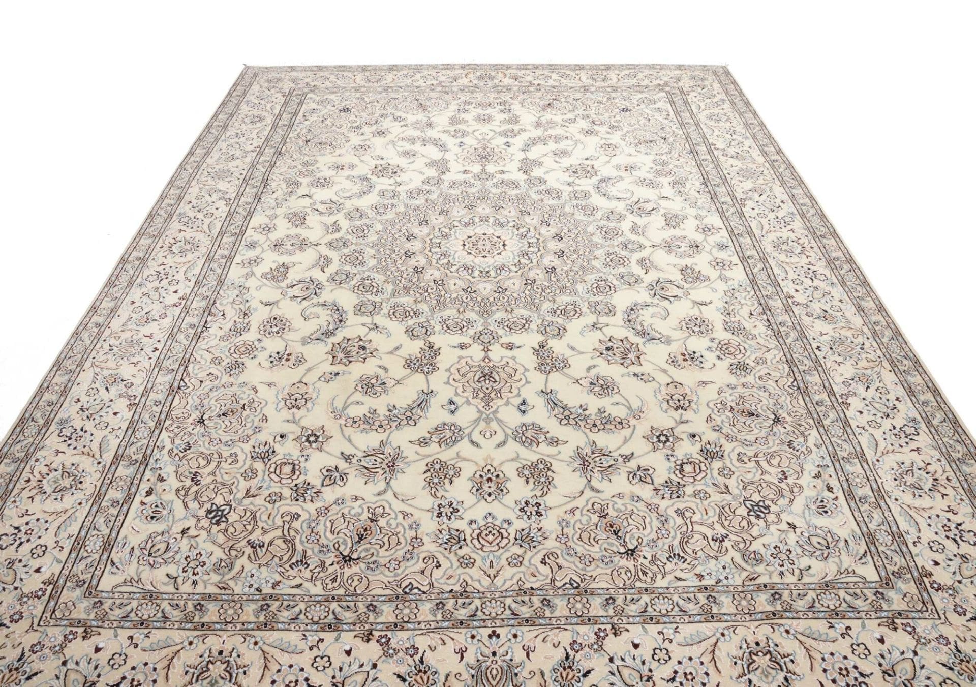 Handgeknüpfter Nain Perserteppich 251 × 356 cm