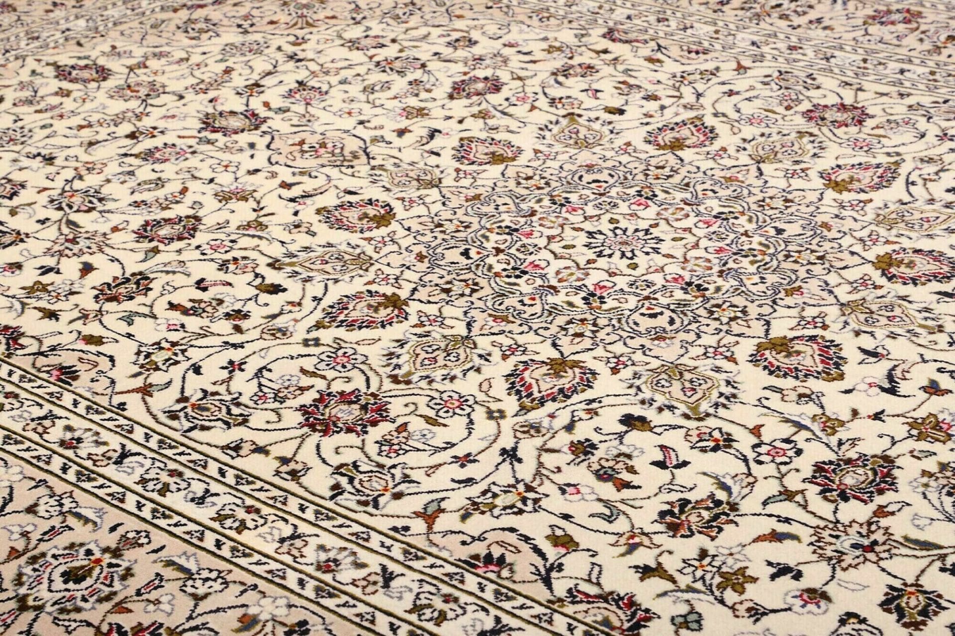 Kashan Perserteppich aus Iran, 251 × 358 cm