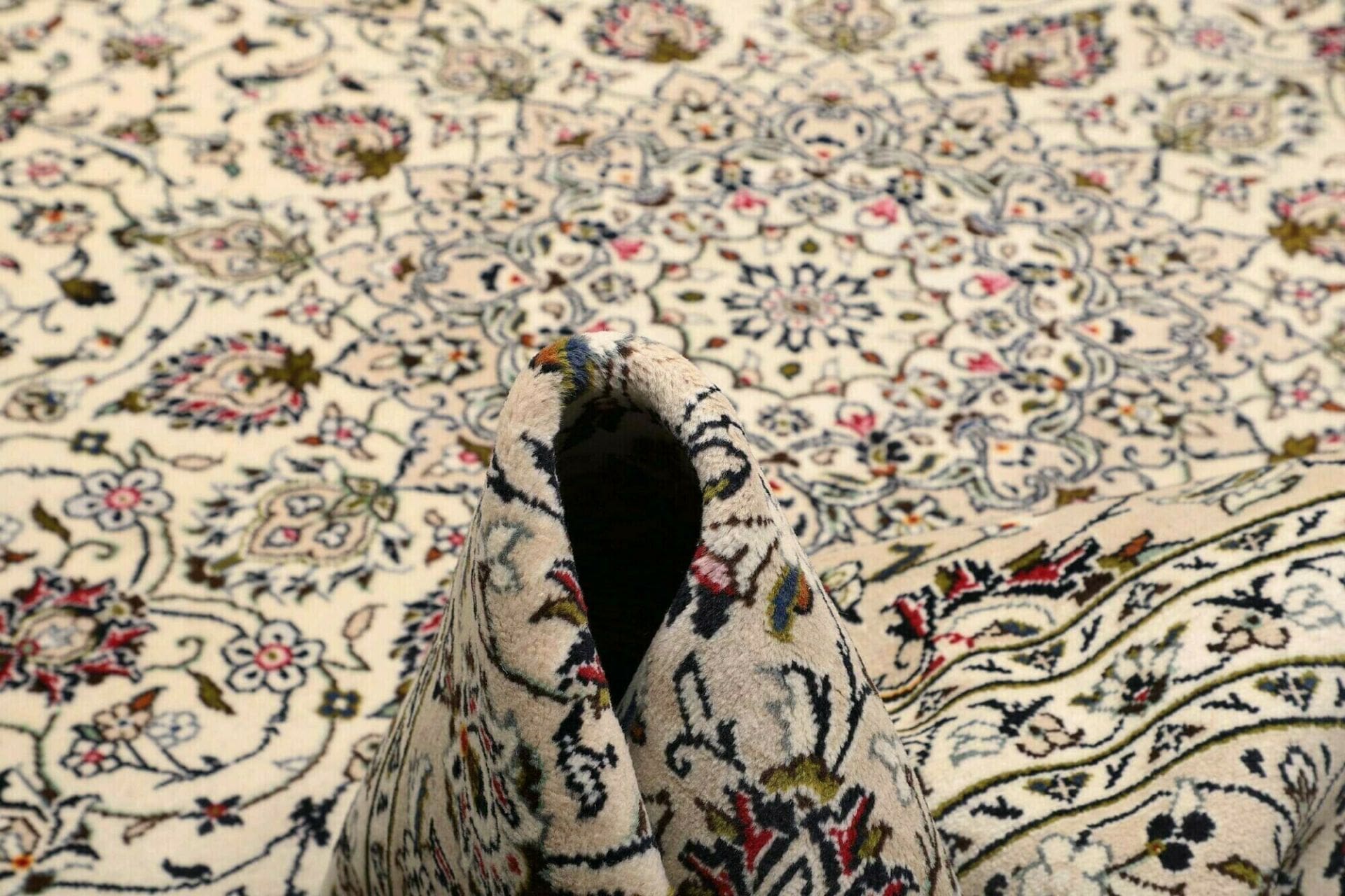 Kashan Perserteppich aus Iran, 251 × 358 cm