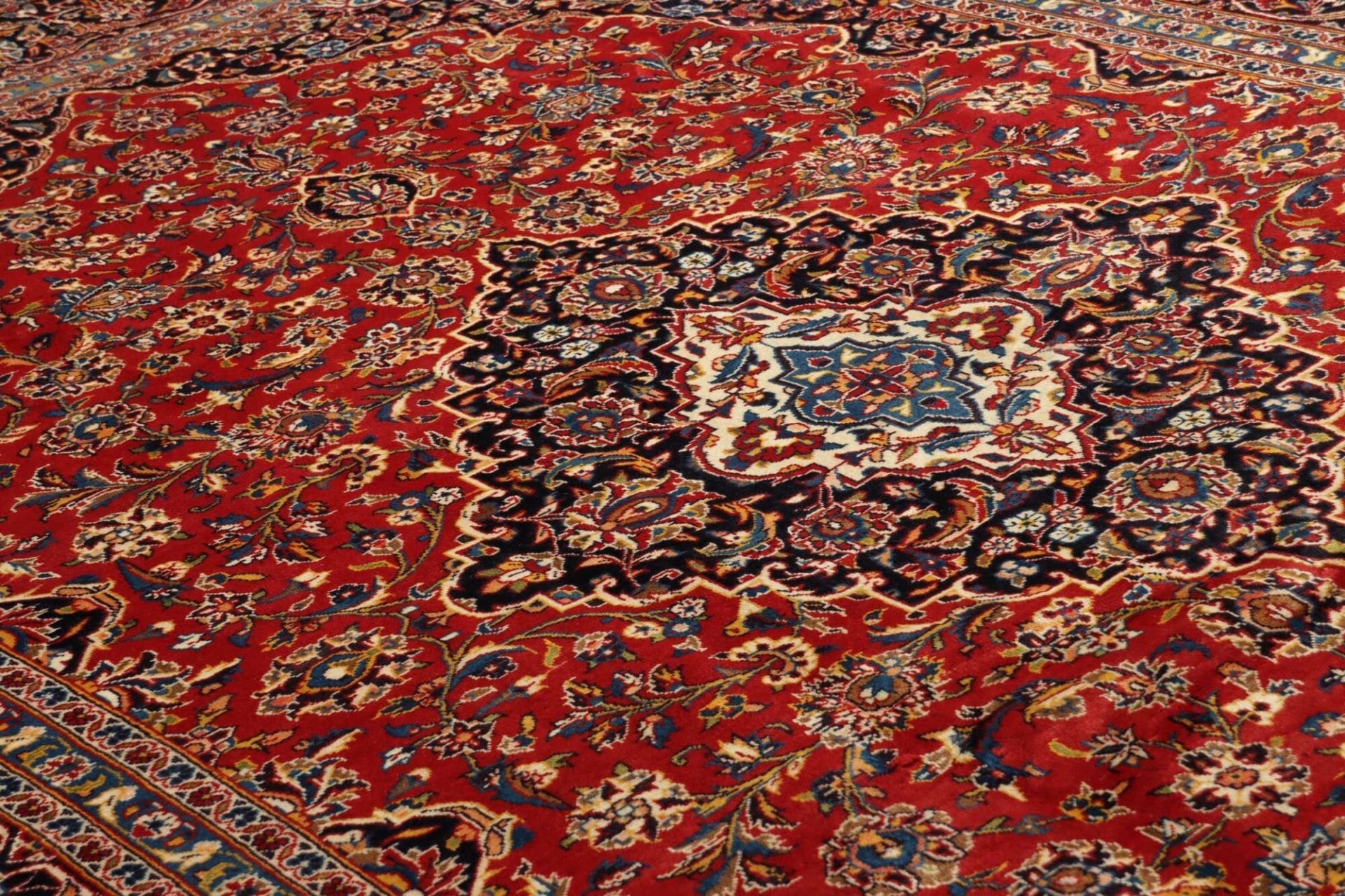 Kashan Perserteppich aus Iran, 251 × 350 cm