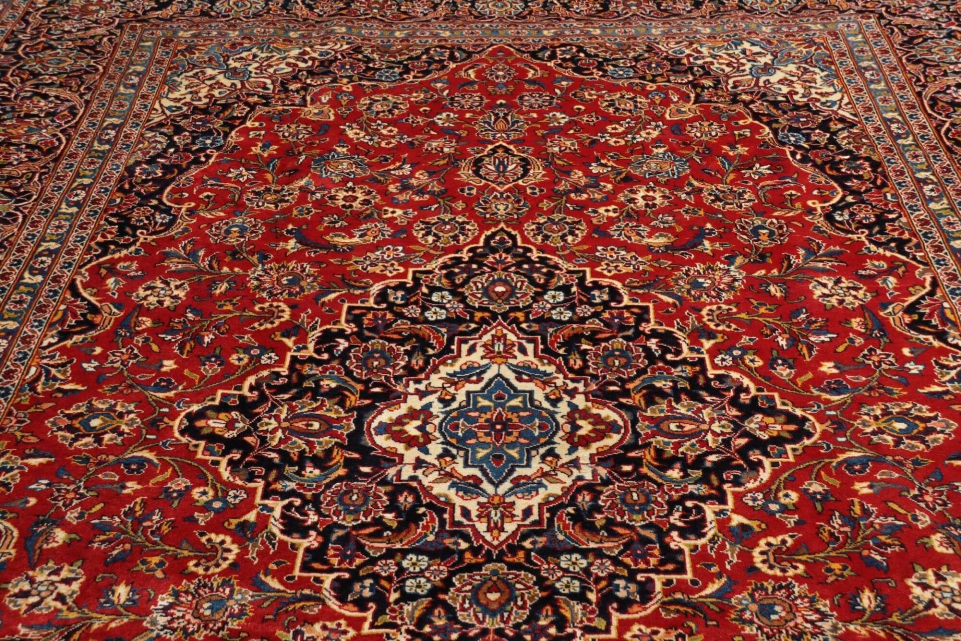 Kashan Perserteppich aus Iran, 251 × 350 cm