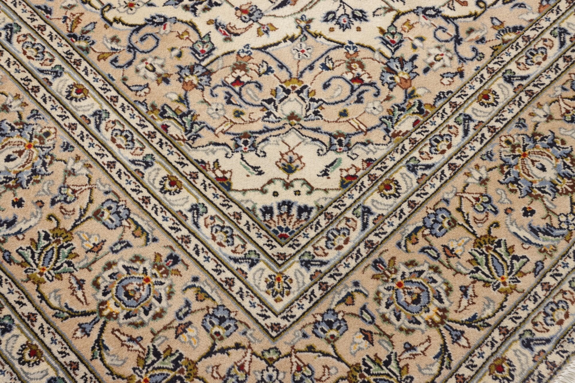 Kashan Perserteppich aus Iran, 240 × 345 cm
