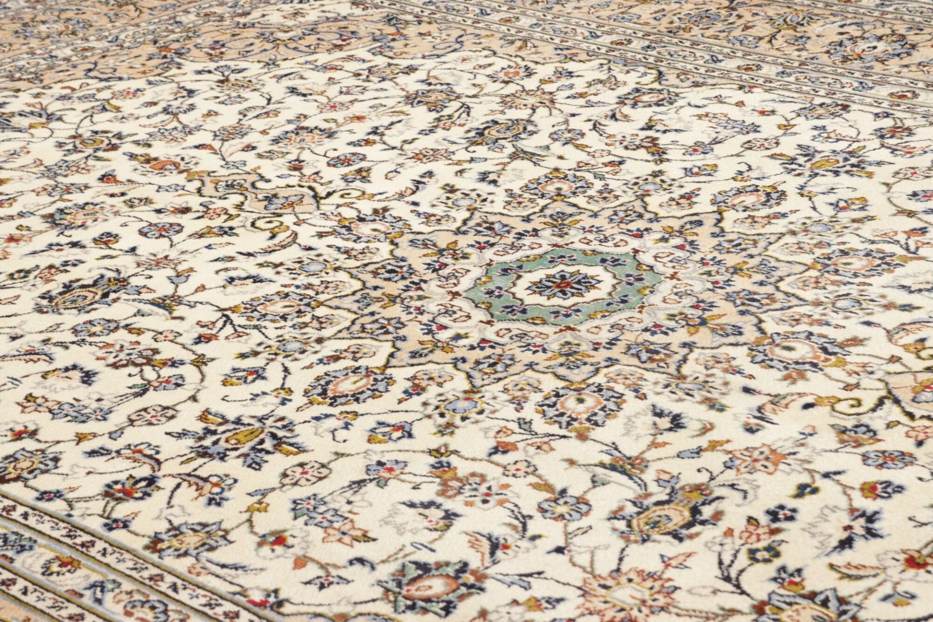 Kashan Perserteppich aus Iran, 240 × 345 cm