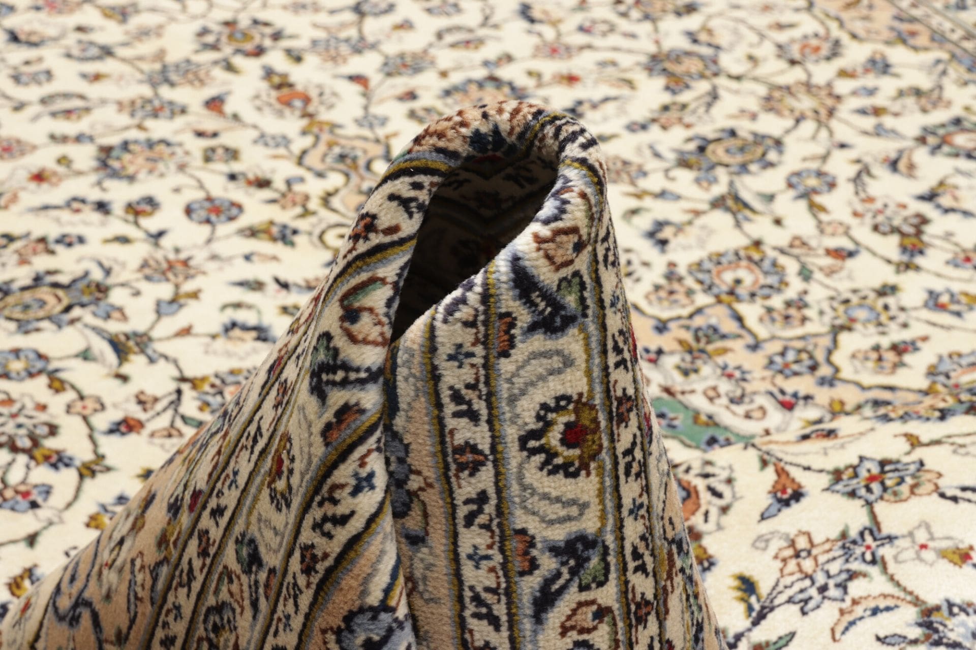 Kashan Perserteppich aus Iran, 240 × 345 cm