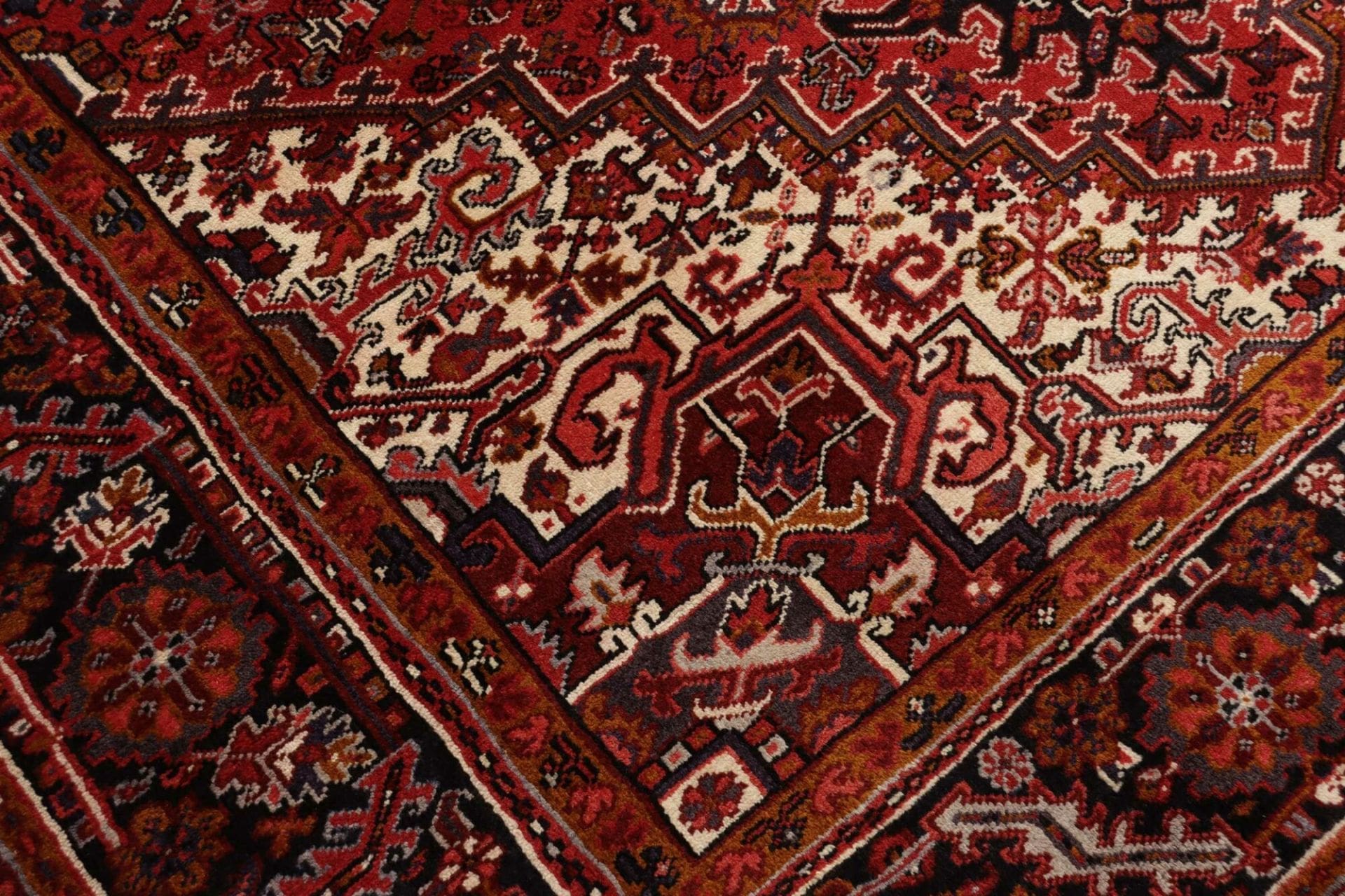Heriz Perserteppich aus Iran, 255 × 367 cm