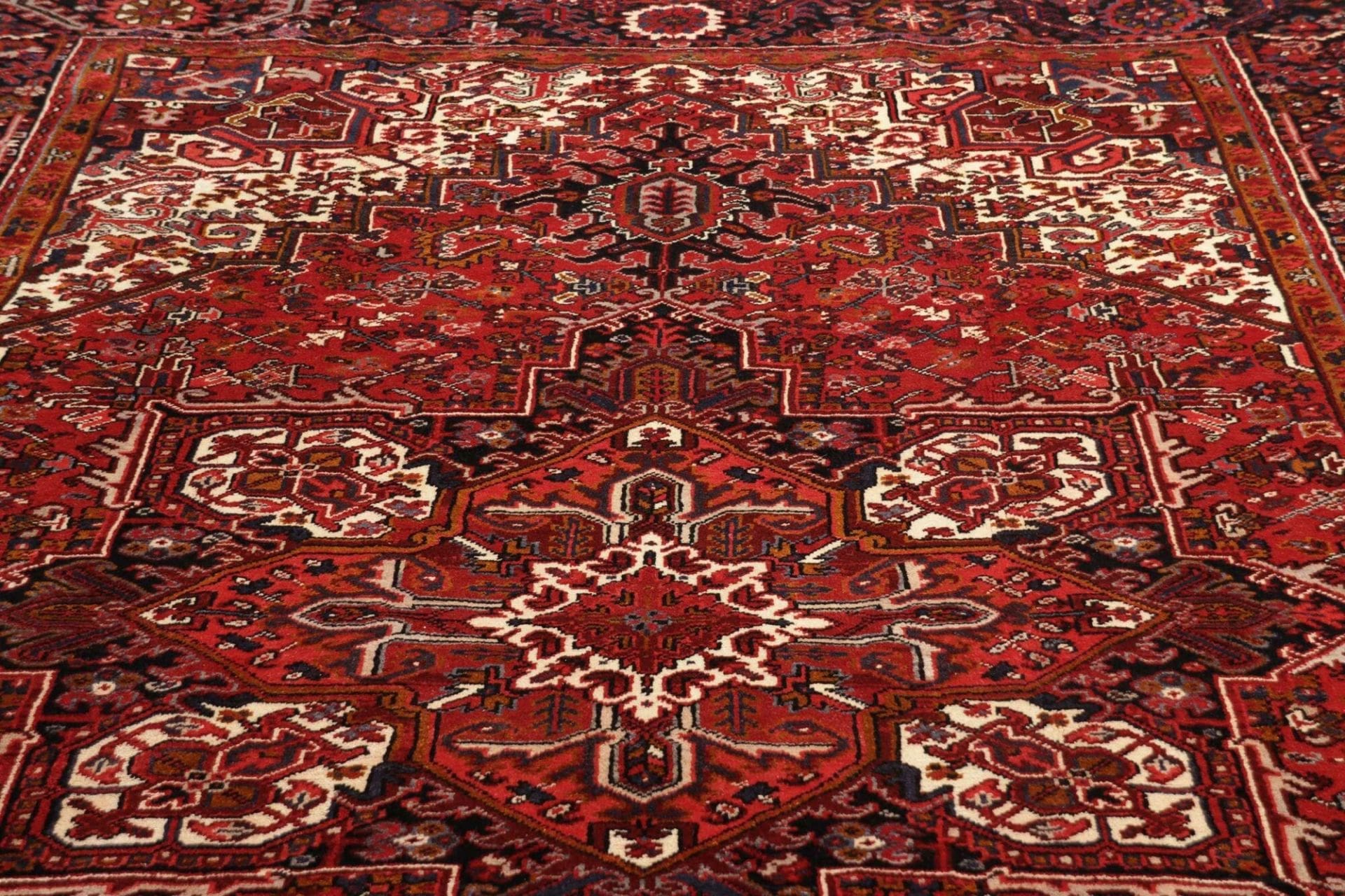 Heriz Perserteppich aus Iran, 255 × 367 cm