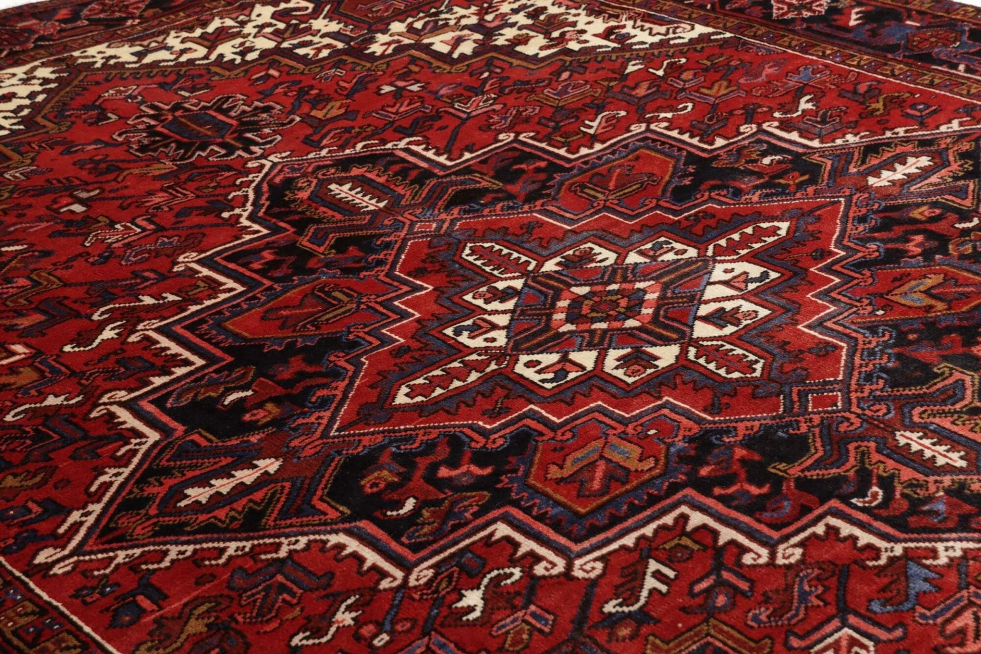 Handgeknüpfter Heriz Perserteppich 240 × 332 cm