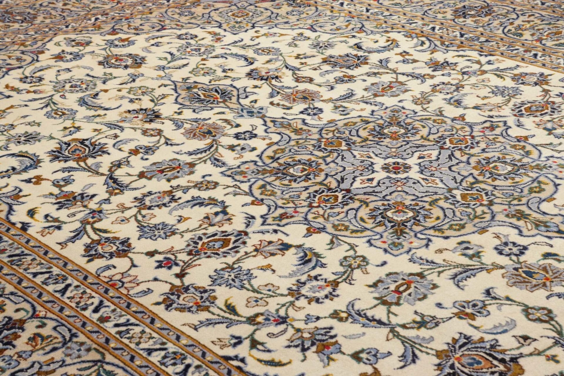 Handgeknüpfter Kashan Perserteppich 247 × 362 cm
